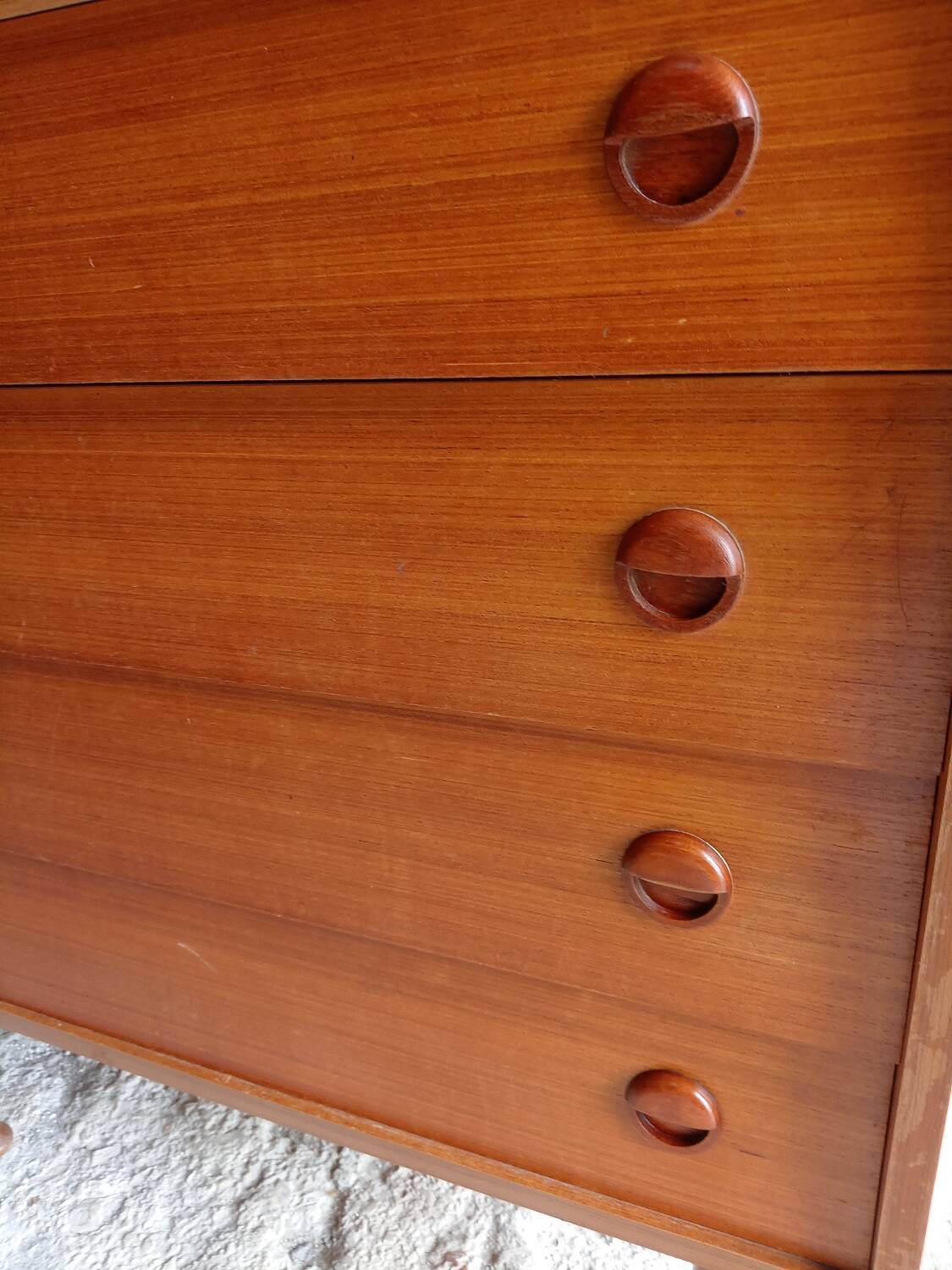 Vintage chest of drawers