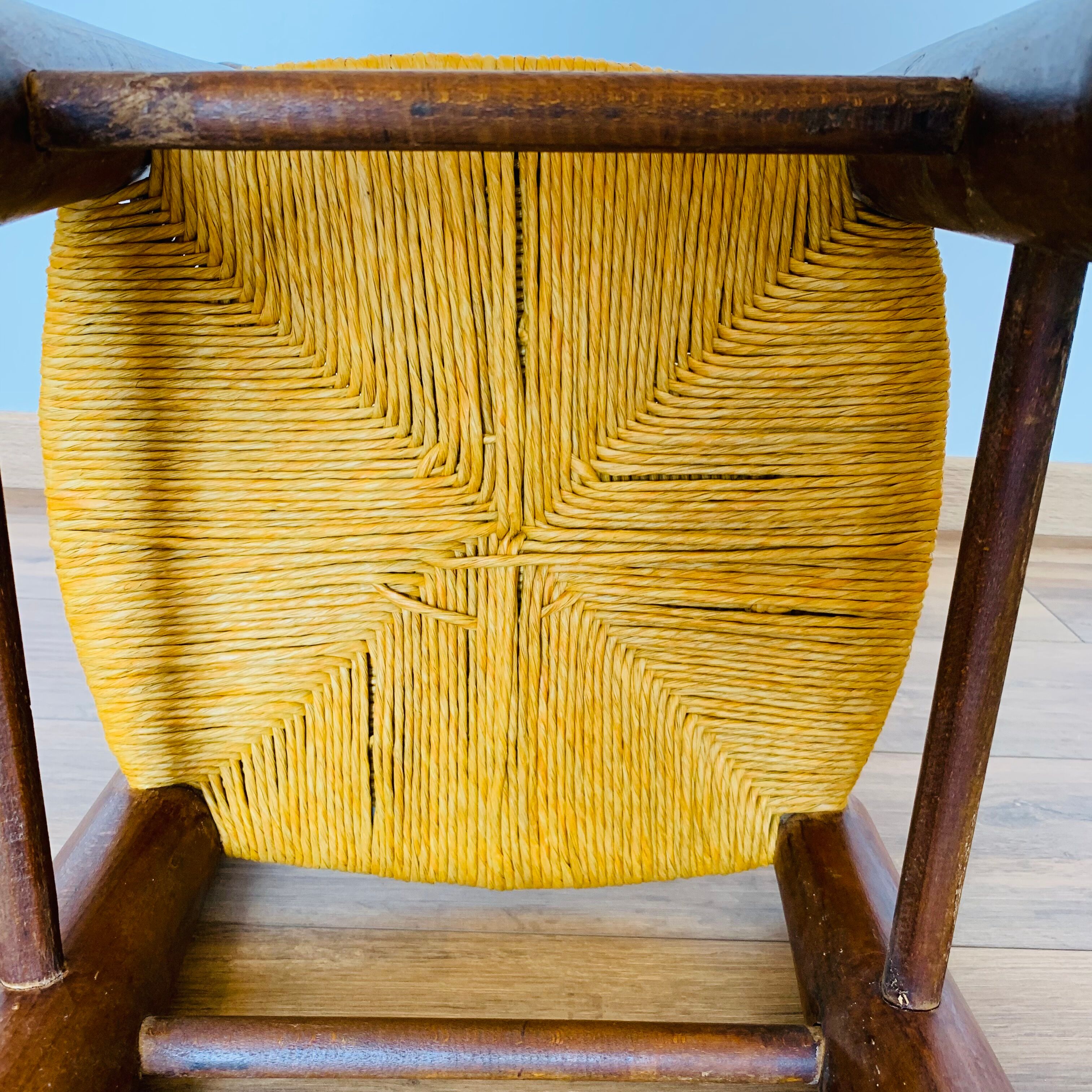 Corner chair wood and straw
