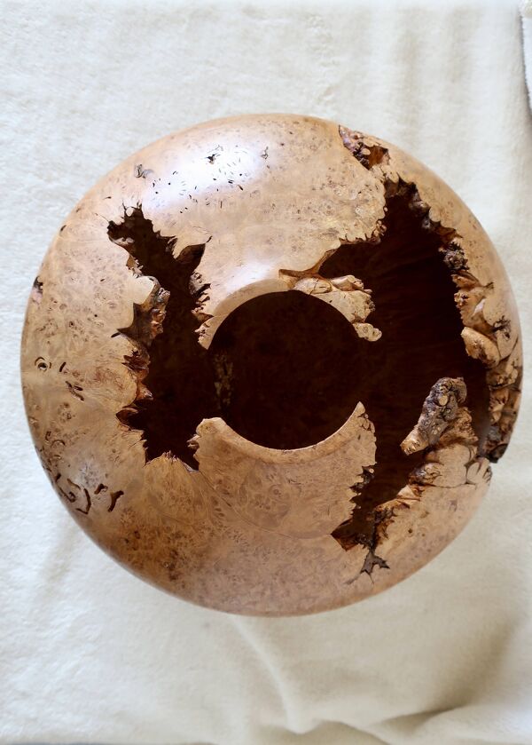 Mike Mahoney, Vase Sculpture en Loupe d'Erable, 28cm, TBE