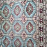 Old handmade wool oriental rug. 190 x 126cm