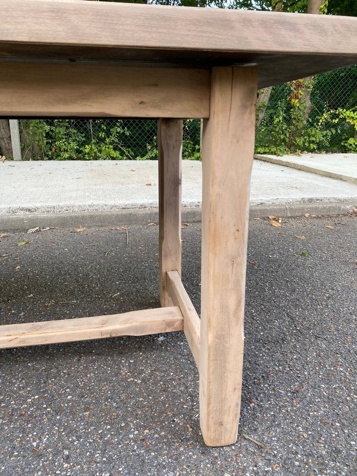 Table à manger de ferme rénovée en bois brut du XXème 180cm