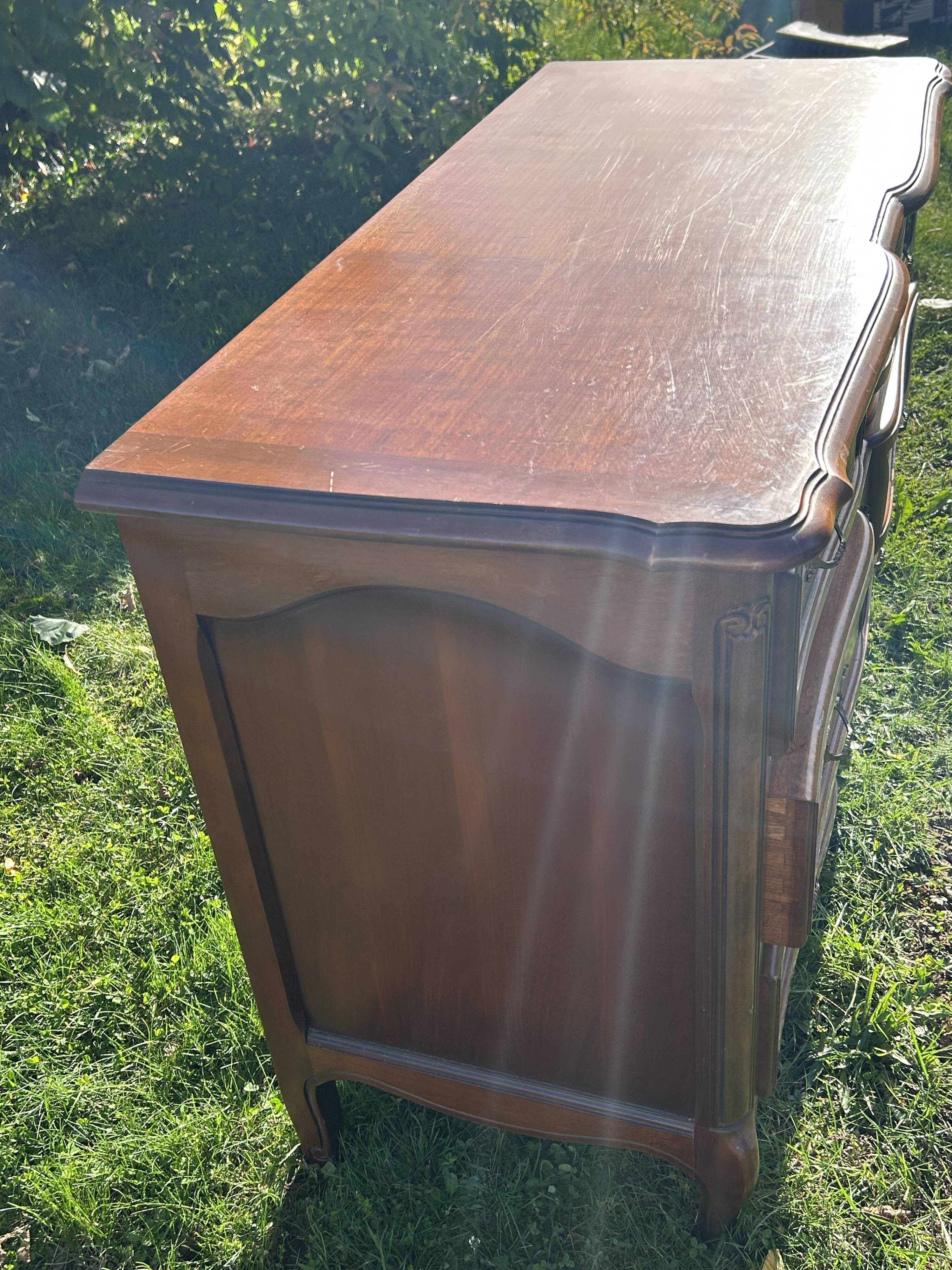Antique chest of drawers
