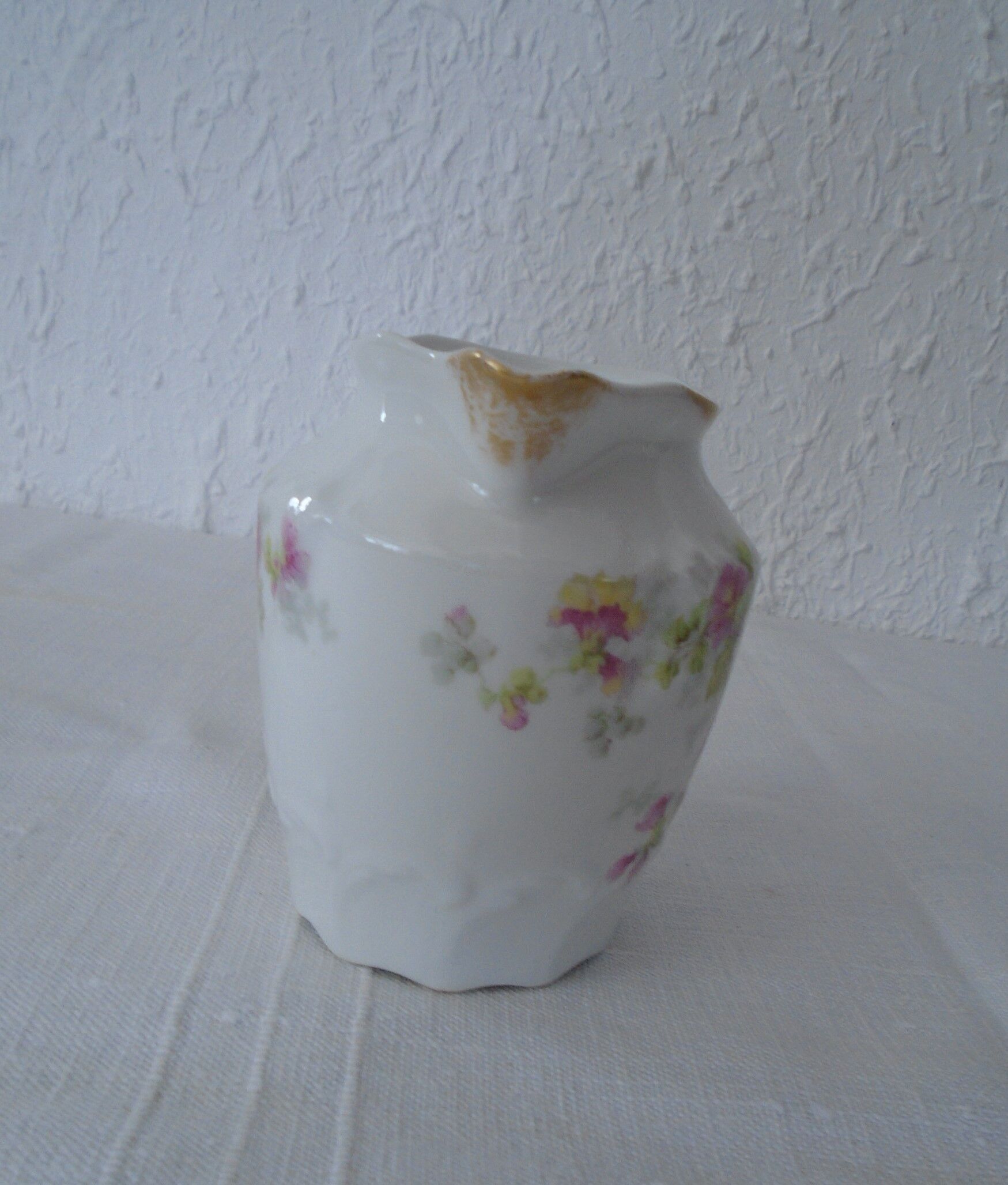 Pichet pot à lait verseur décor petites fleurs roses Limoges porcelaine