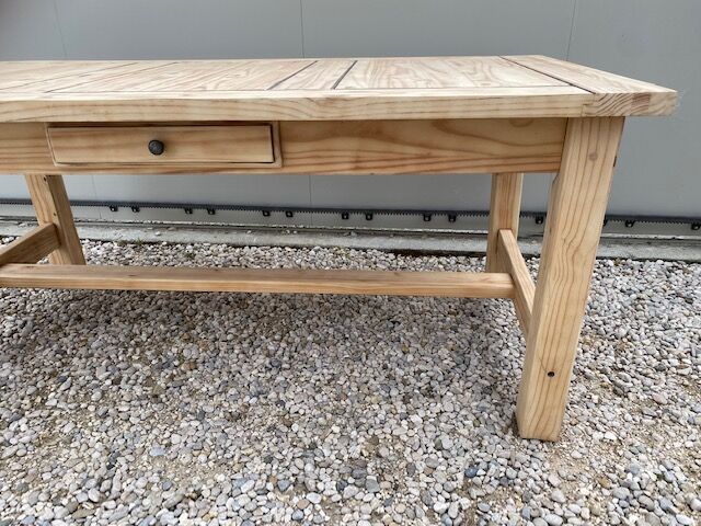 Stripped farm table