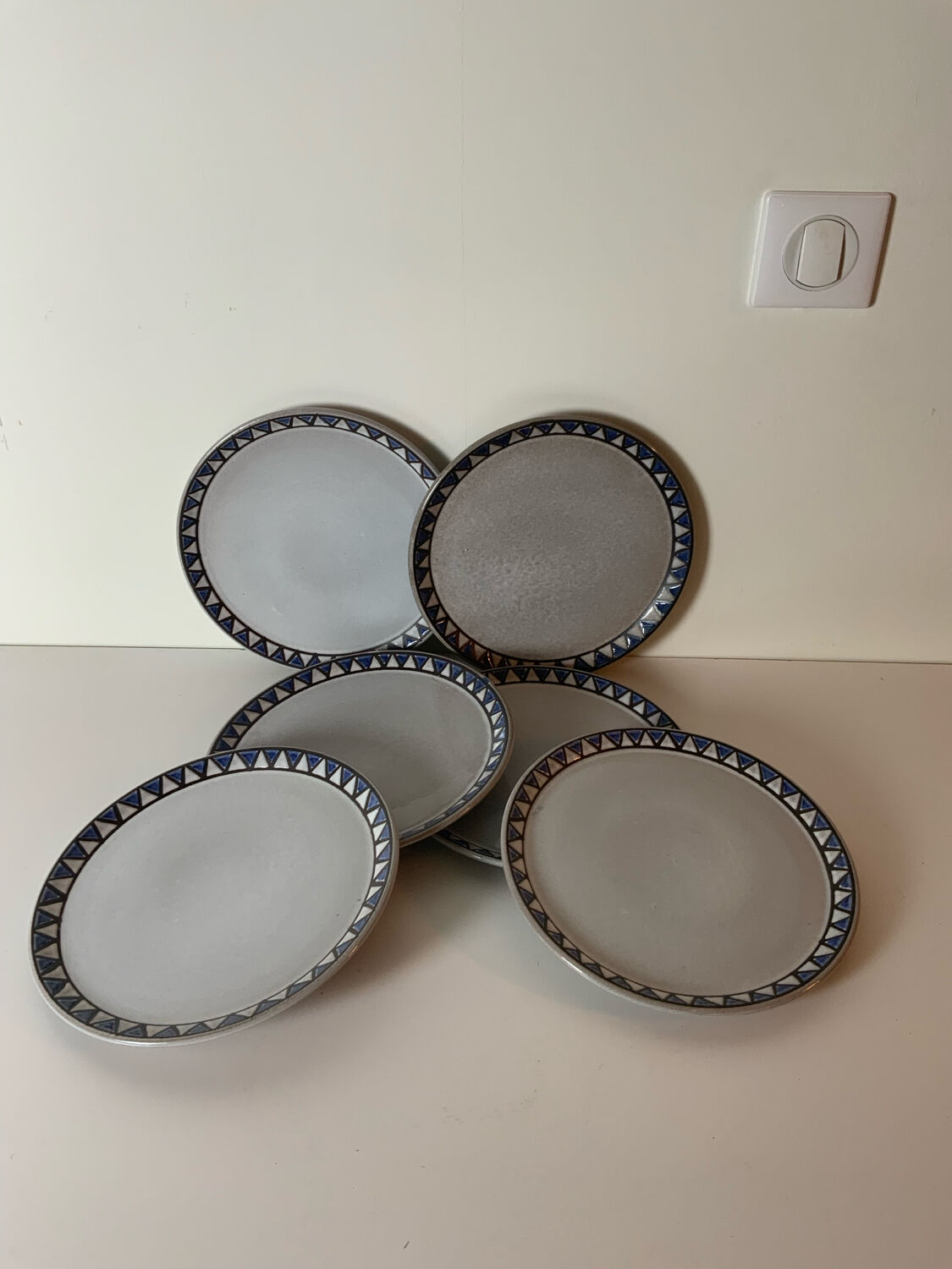 6 dinner plates