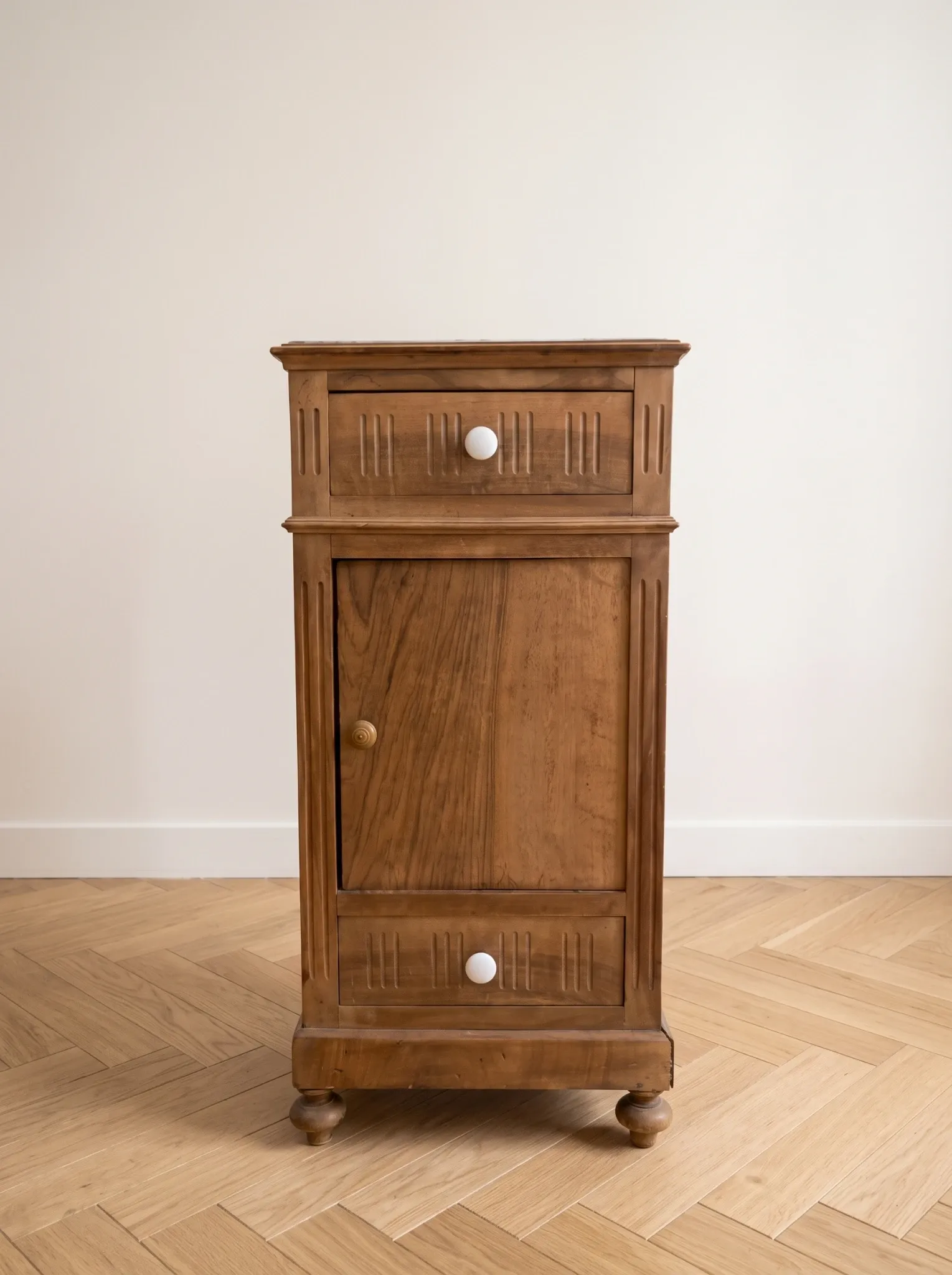 Antique bedside table in solid wood with a marble top.