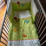 Lit bébé ancien en bois