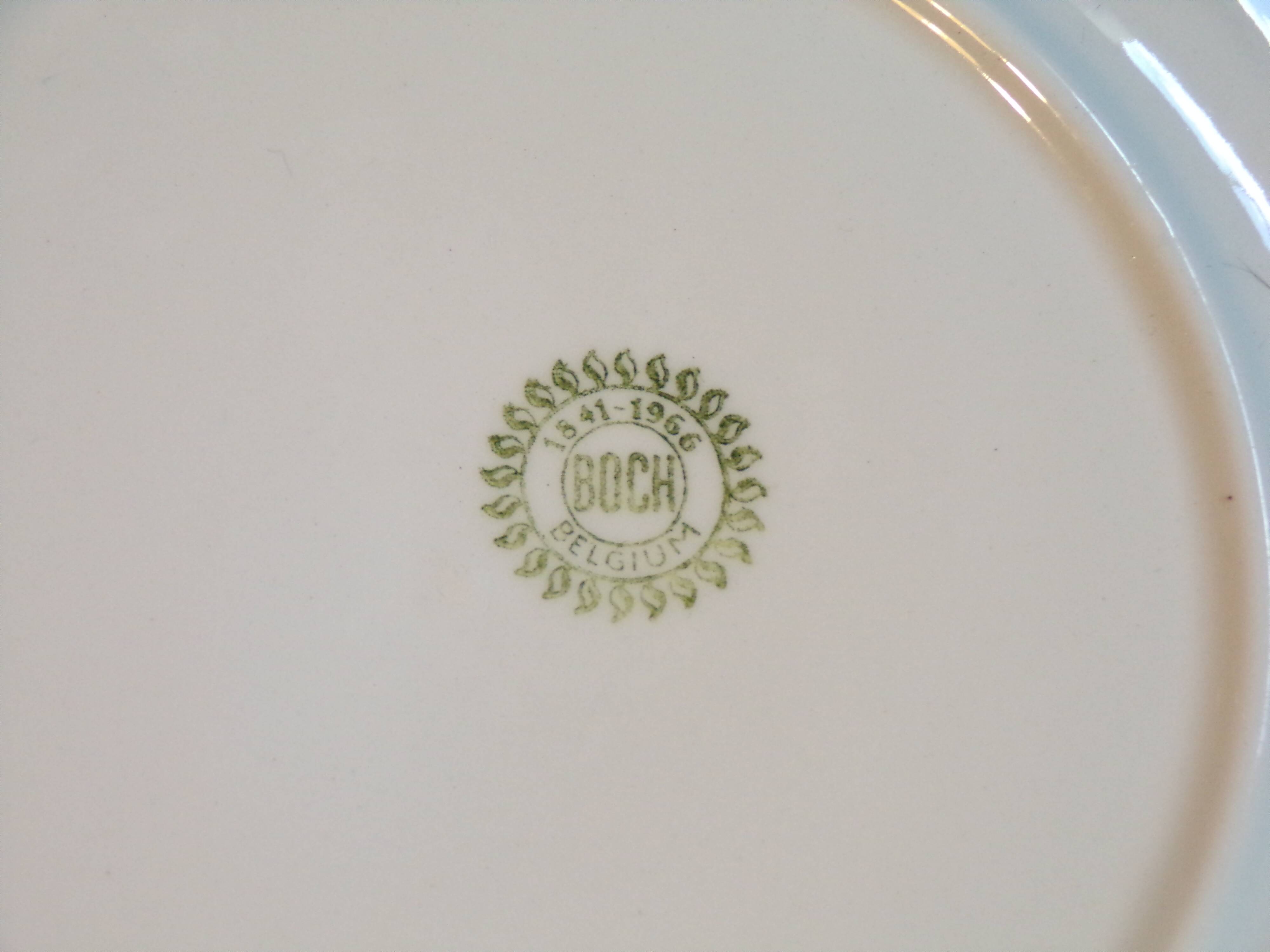 6 Boch La Louvière dinner plates with walnut decor