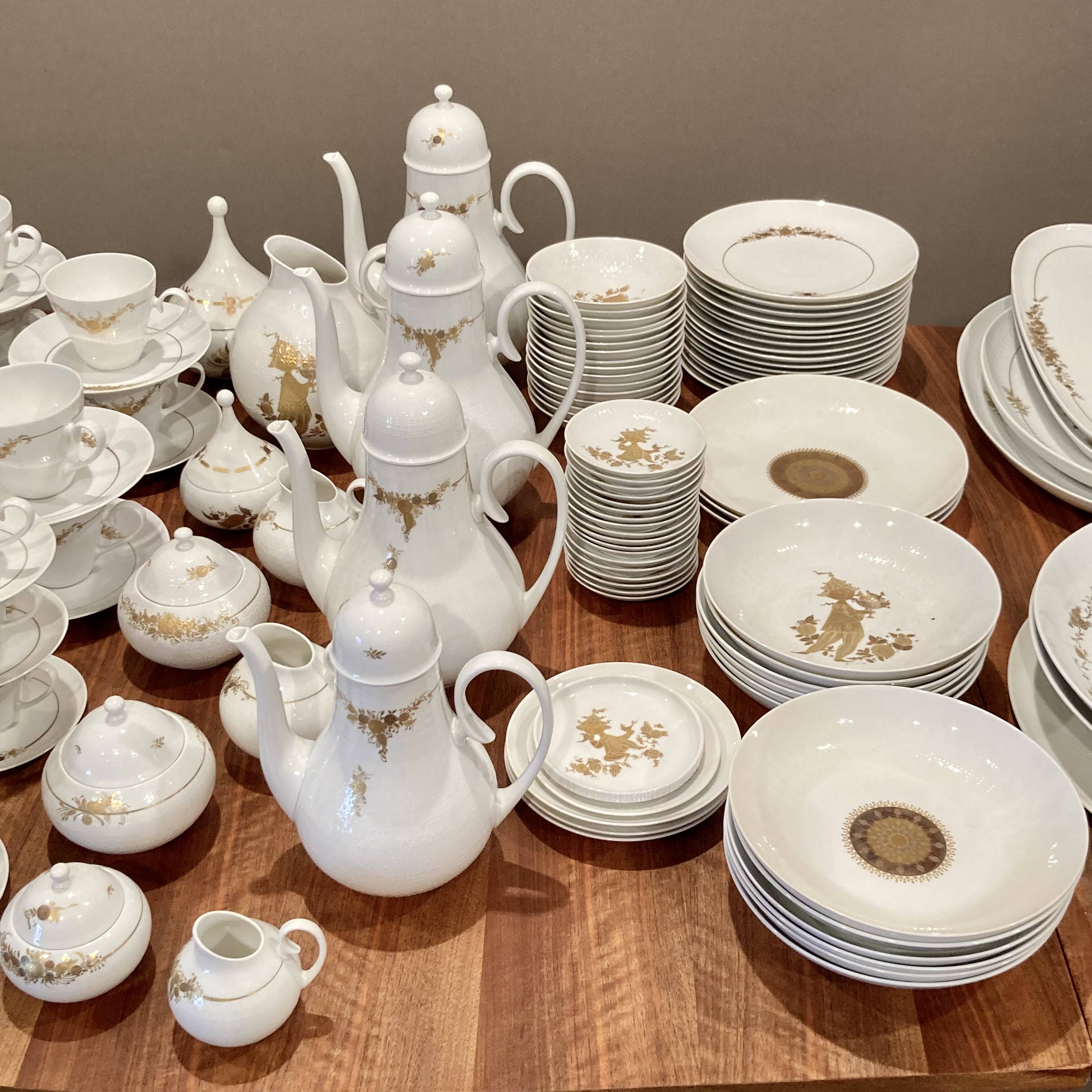 SERVICE PORCELAIN 145 PIECES DESIGN "BJORN WINNBLAD" 1950.