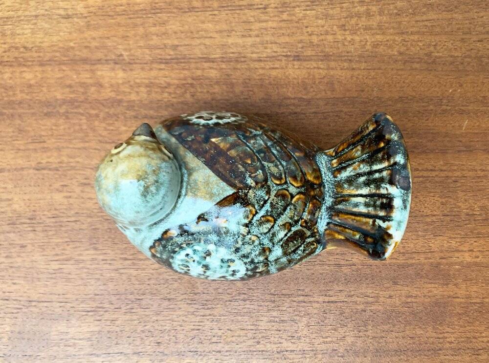 Bird sculpture in Danish studio pottery from the mid-century by Søholm, 1960s.