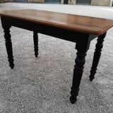 Black pie bistro table