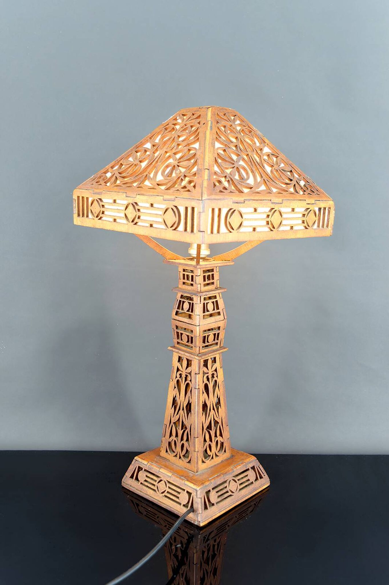 Important Carved Wood Lamp, USA, A&C, Prairie School, c. 1900-1920