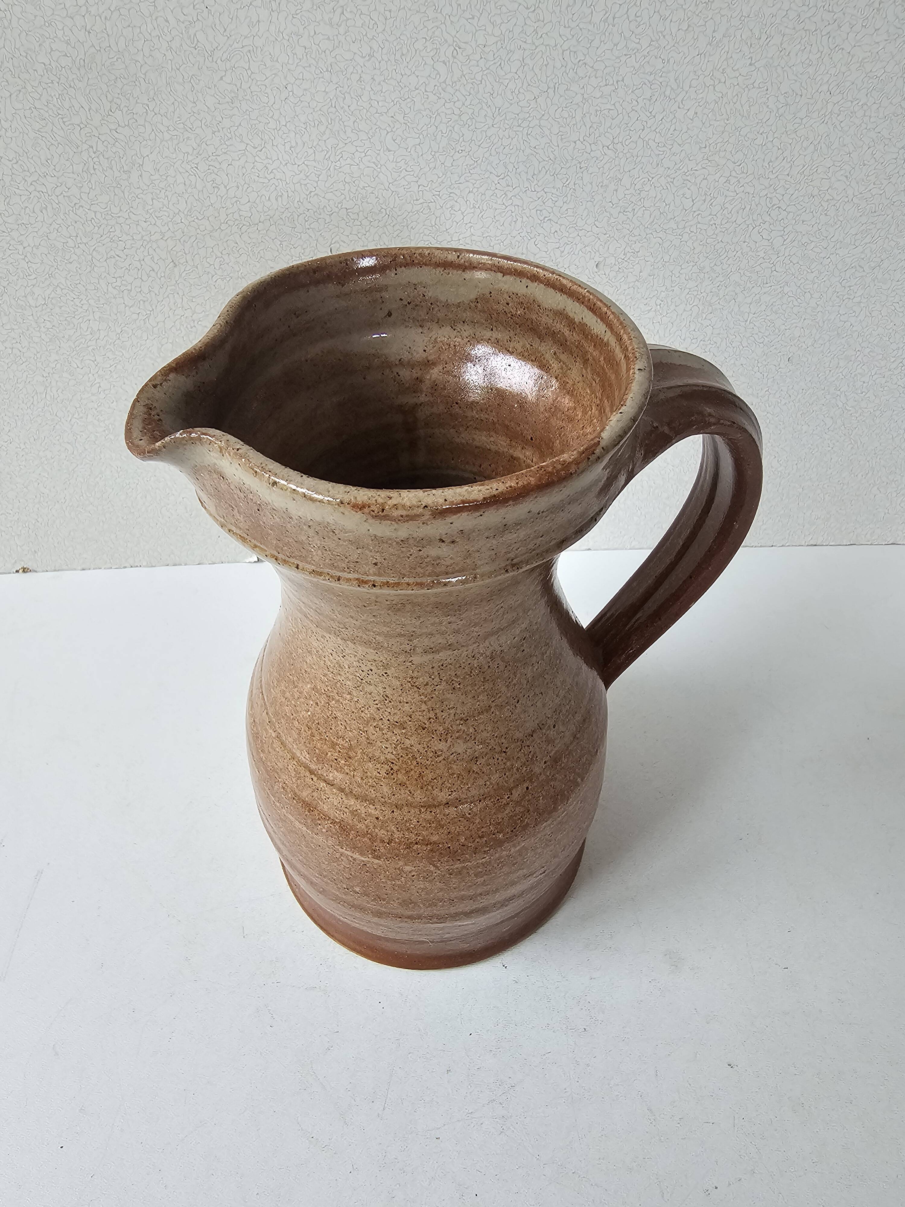 Ceramic stoneware pitcher signed Daniel Auger (Saint Amand en Puisaye)
