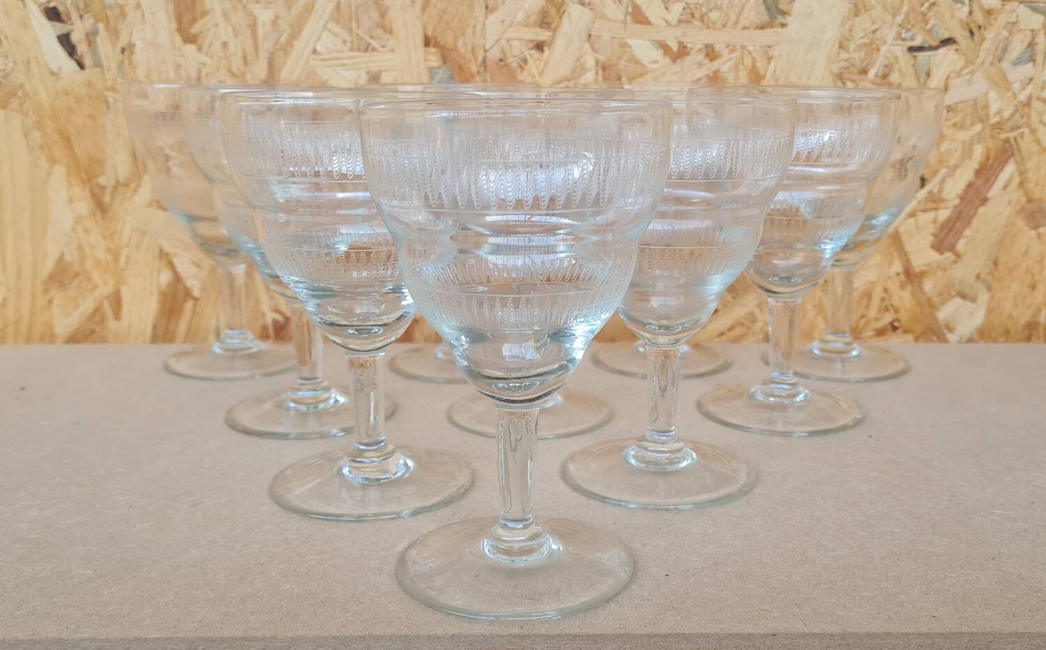 Service of 10 chiseled crystal water glasses