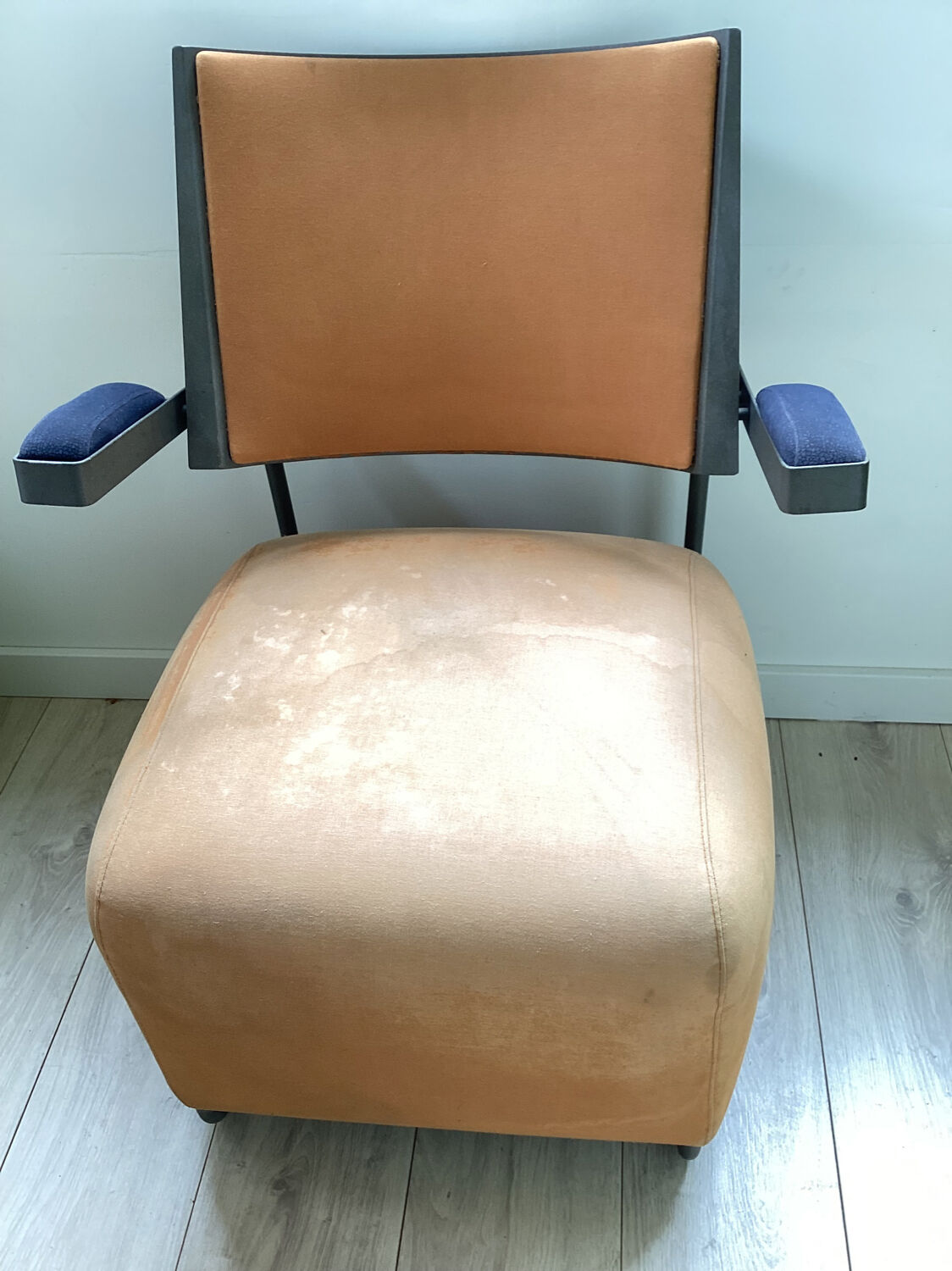 Oscar Harri Kohonen Chair