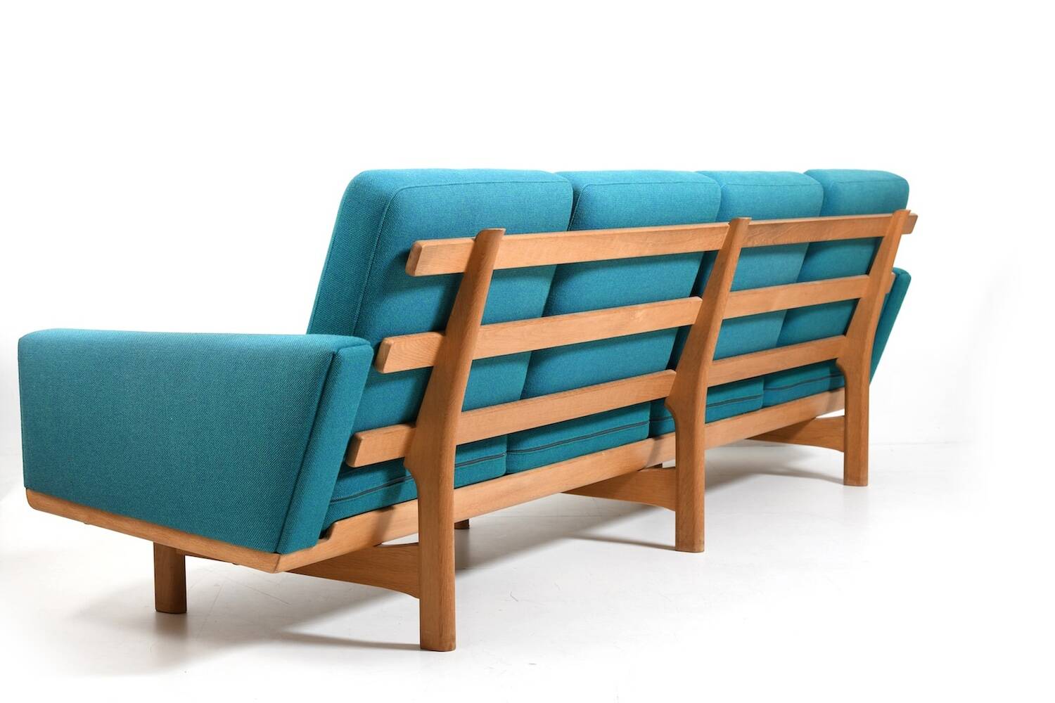 Hans J. wegner GE-236/4 Sofa Getama Denmark 1960s