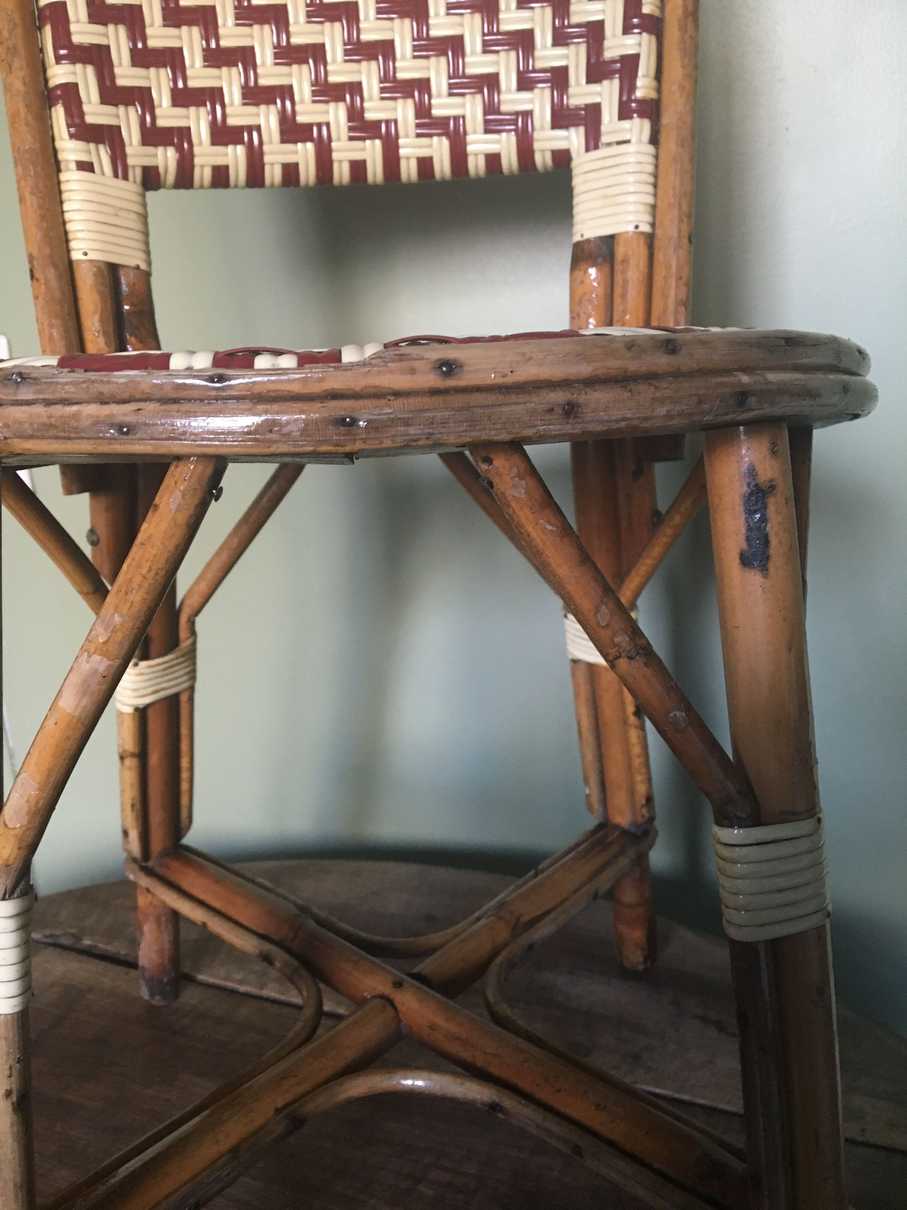 Chaise de bistrot  bambou et plastique
