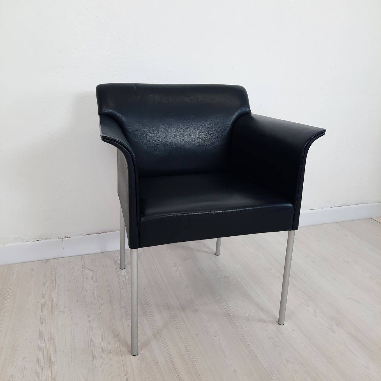 Quatre fauteuils de Matteo Grassi cuir années 1990/2000