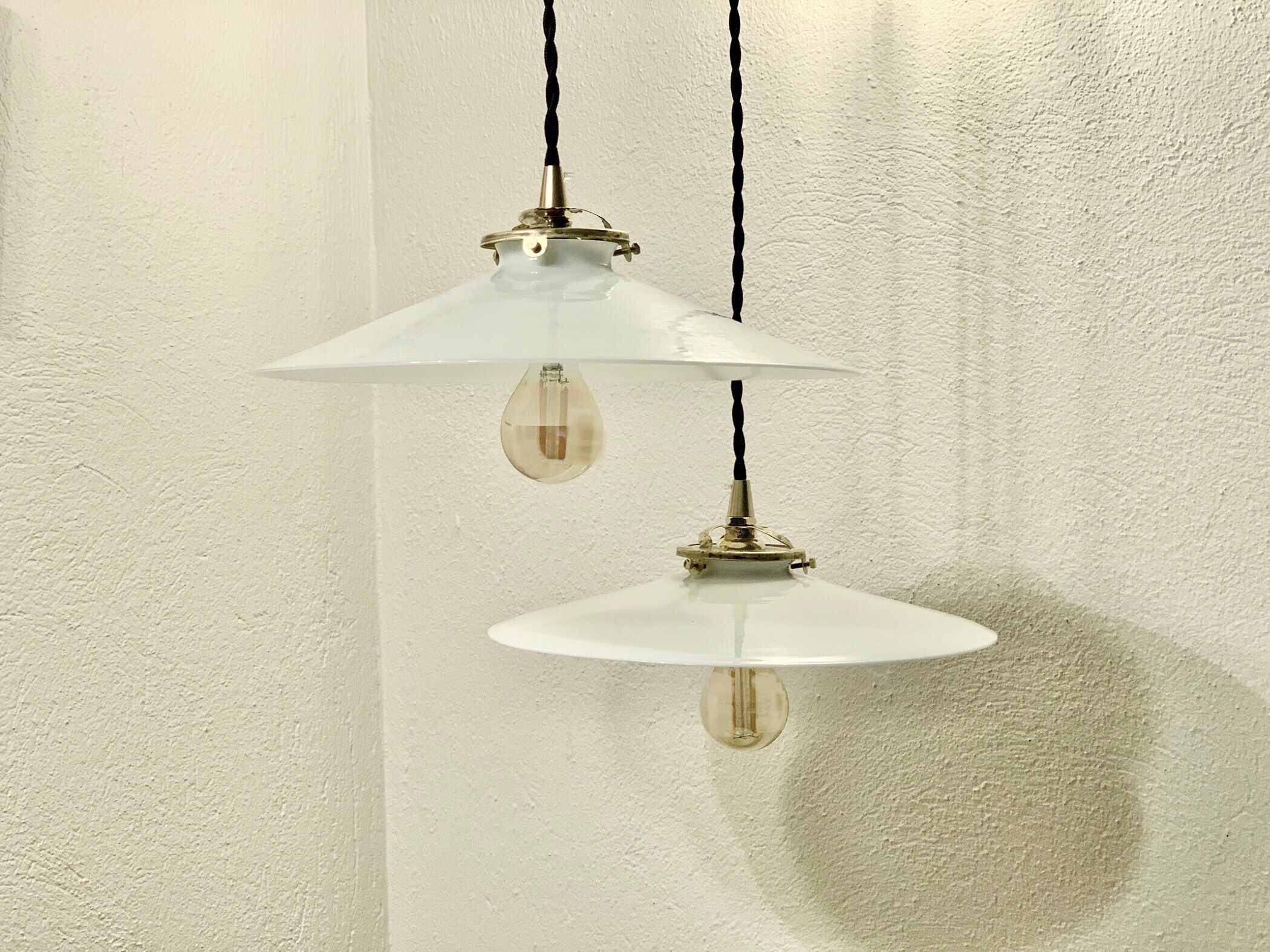 Pair of suspensions bistrot 1920 opaline