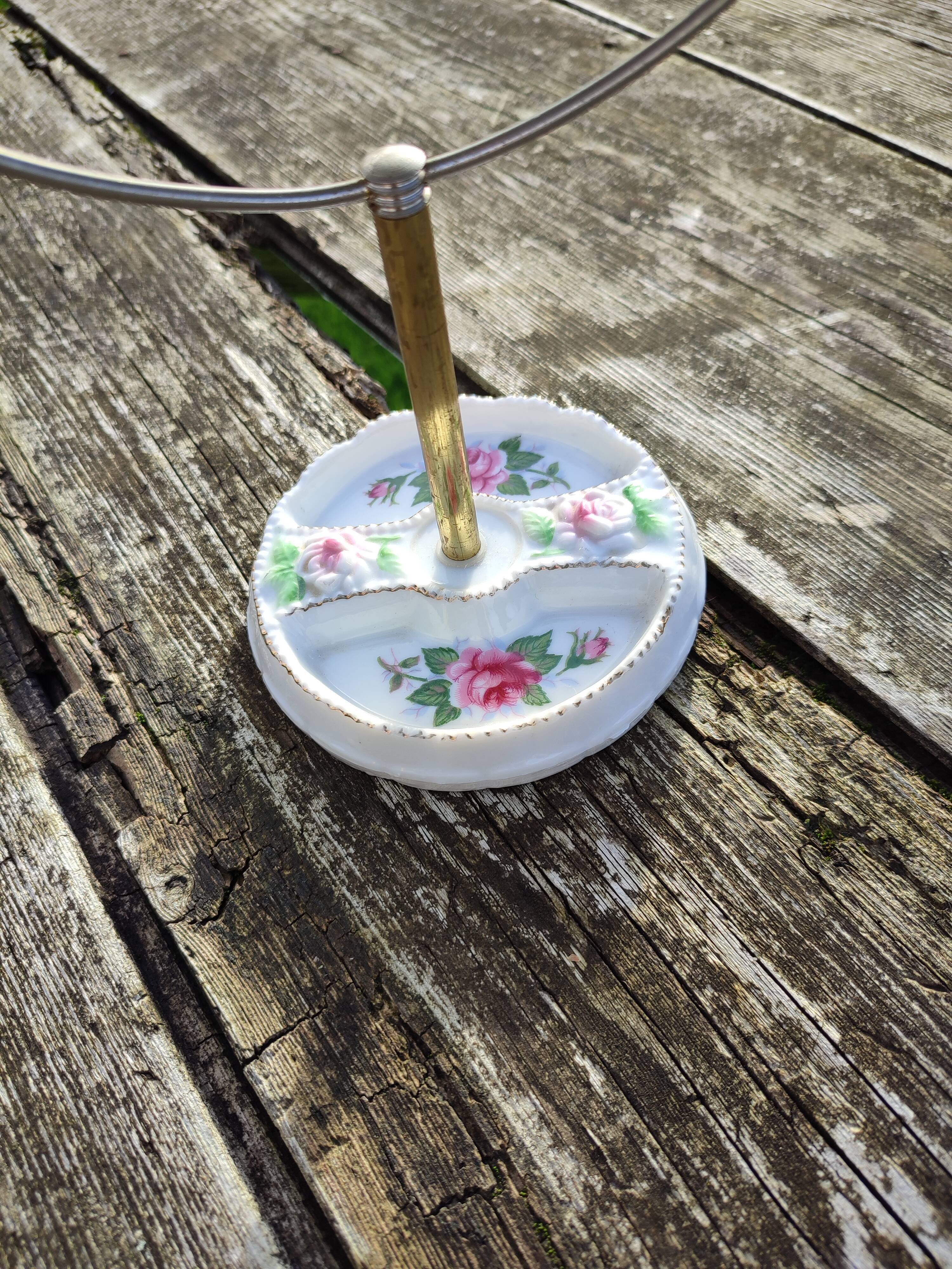 Round mirror on pedestal 18x31cm