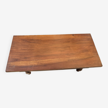 Table basse en noyer massif