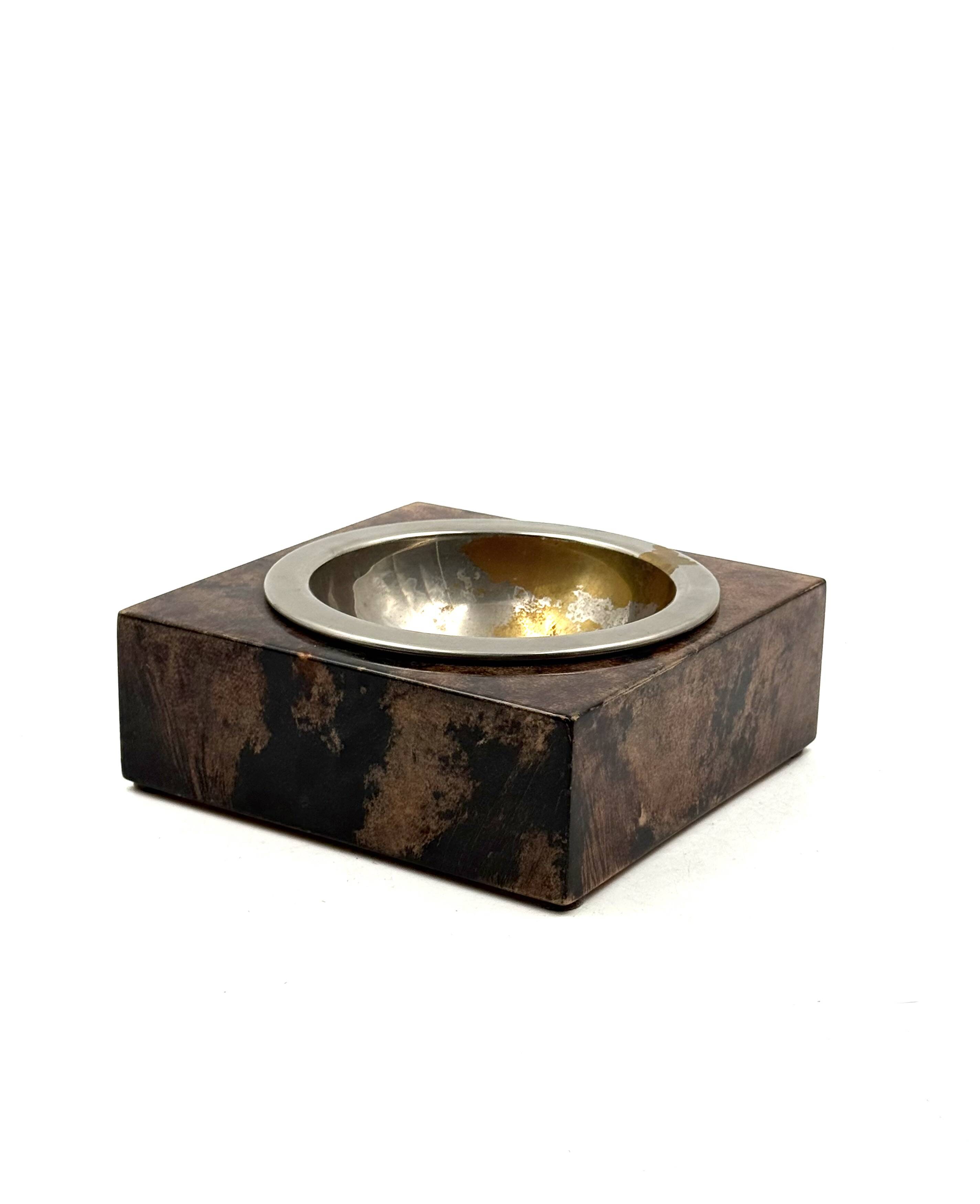 Cendrier en parchemin de chèvre marron moderne du milieu du siècle, Aldo Tura, Italie, années 1960