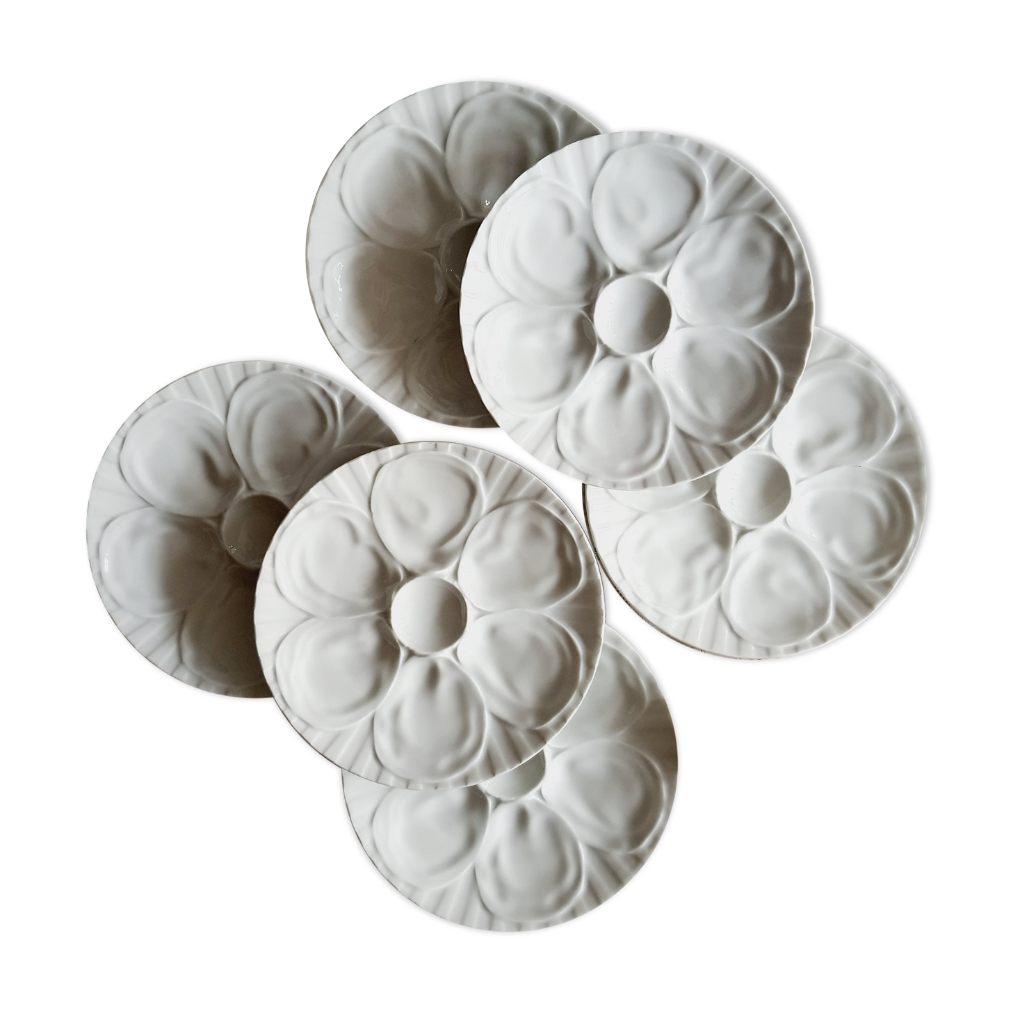 Set of 9 oyster porcelain plates