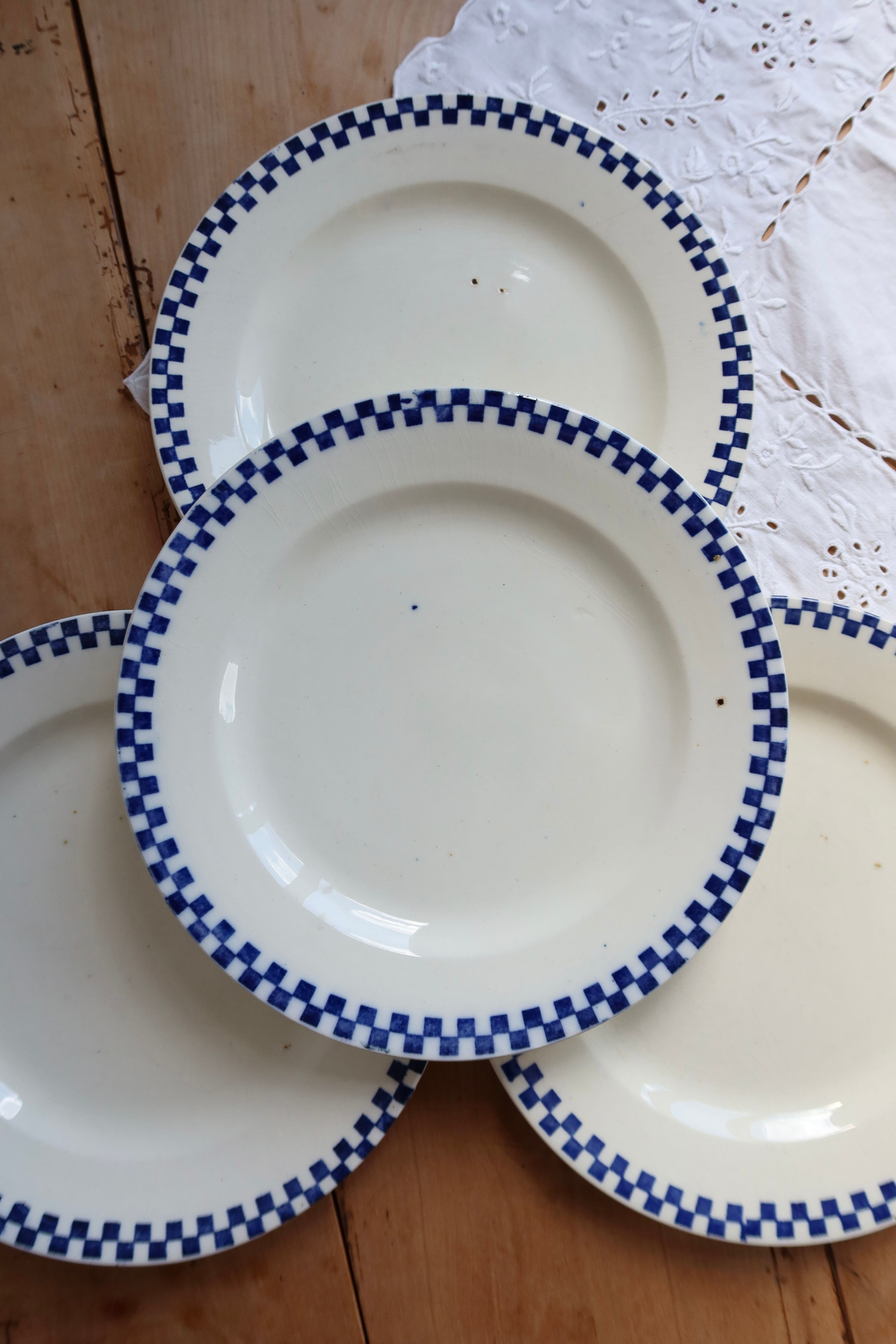 Antique flat plates, ironstone Salins – Checkerboard model