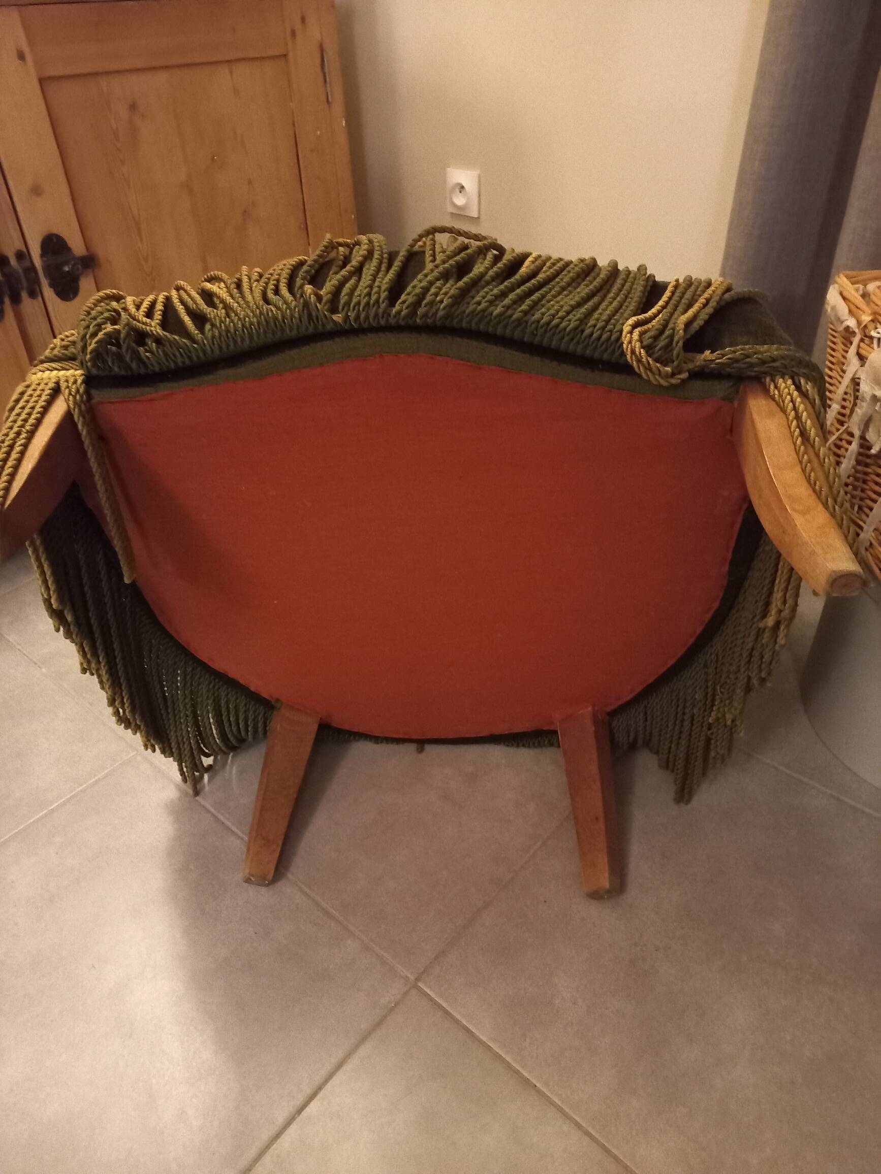 Green velvet toad armchair