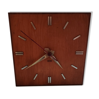 IBM 220v wall clock