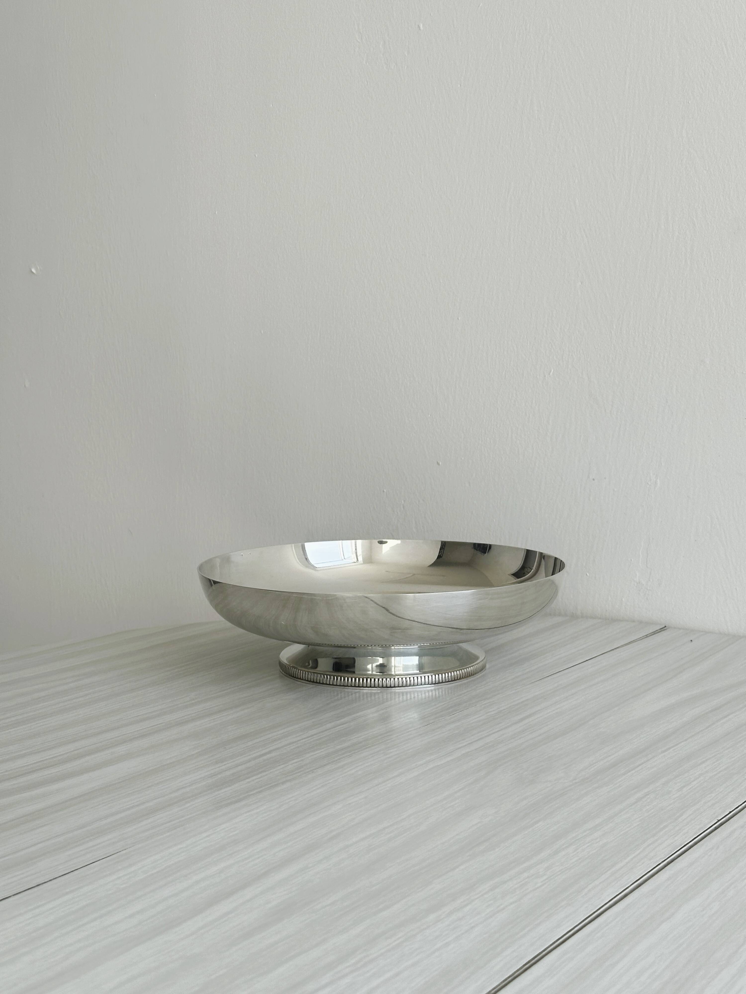 Antique silver-plated metal dish/cup
