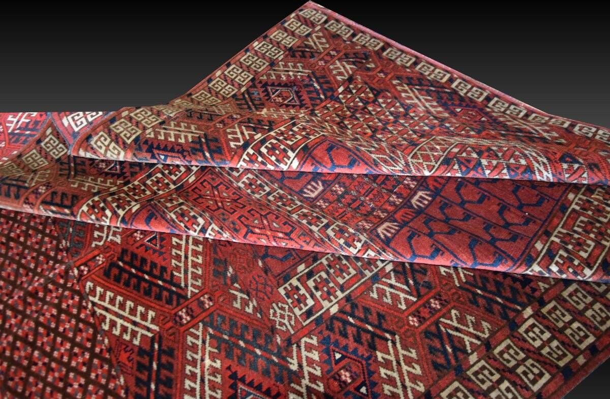 Ancient Turkmen Hatchlou rug: 120 × 150 cm "Galerie Sardje"