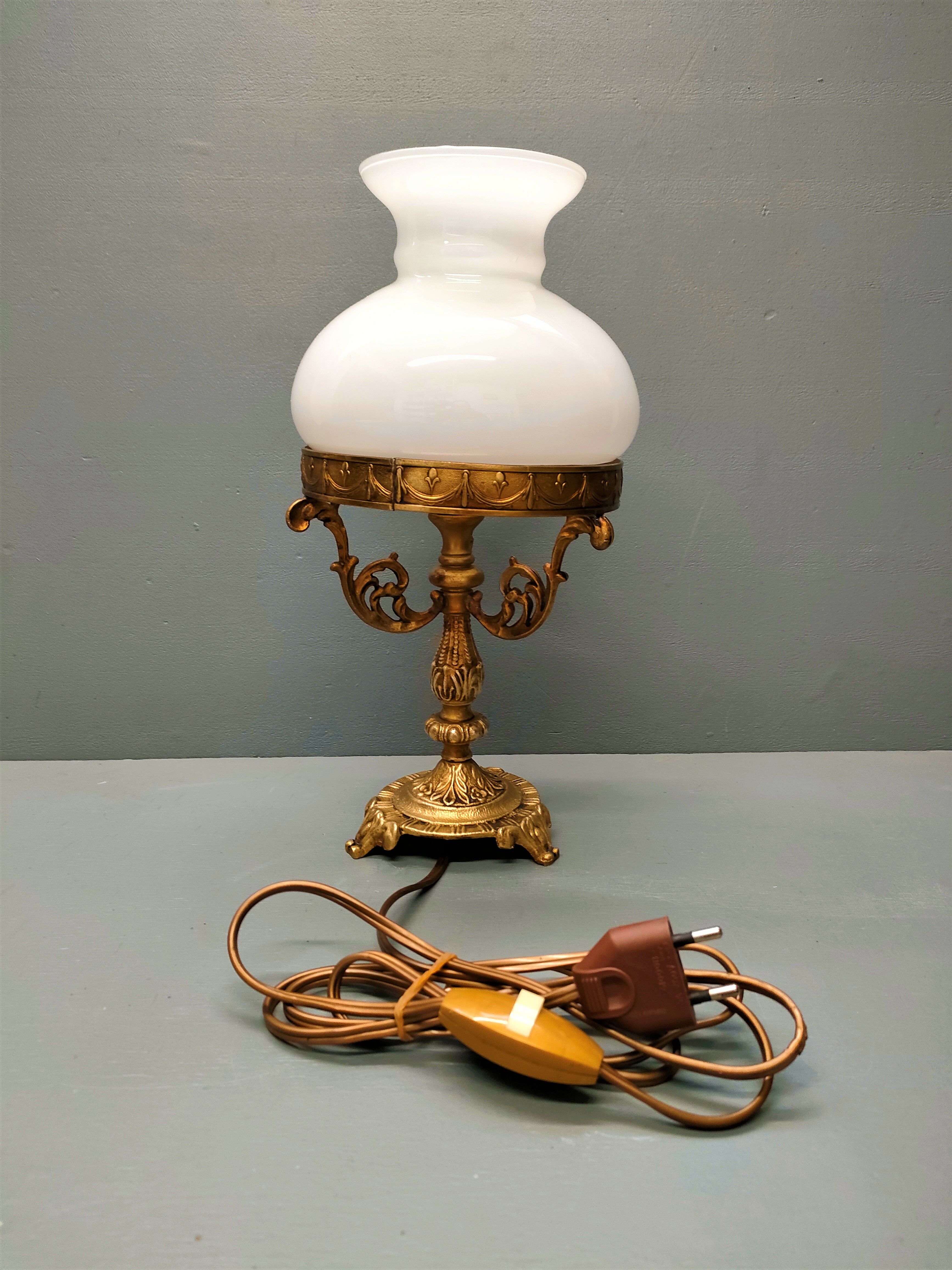 Tripod table lamp - Gilded bronze, opaline - 50s - France