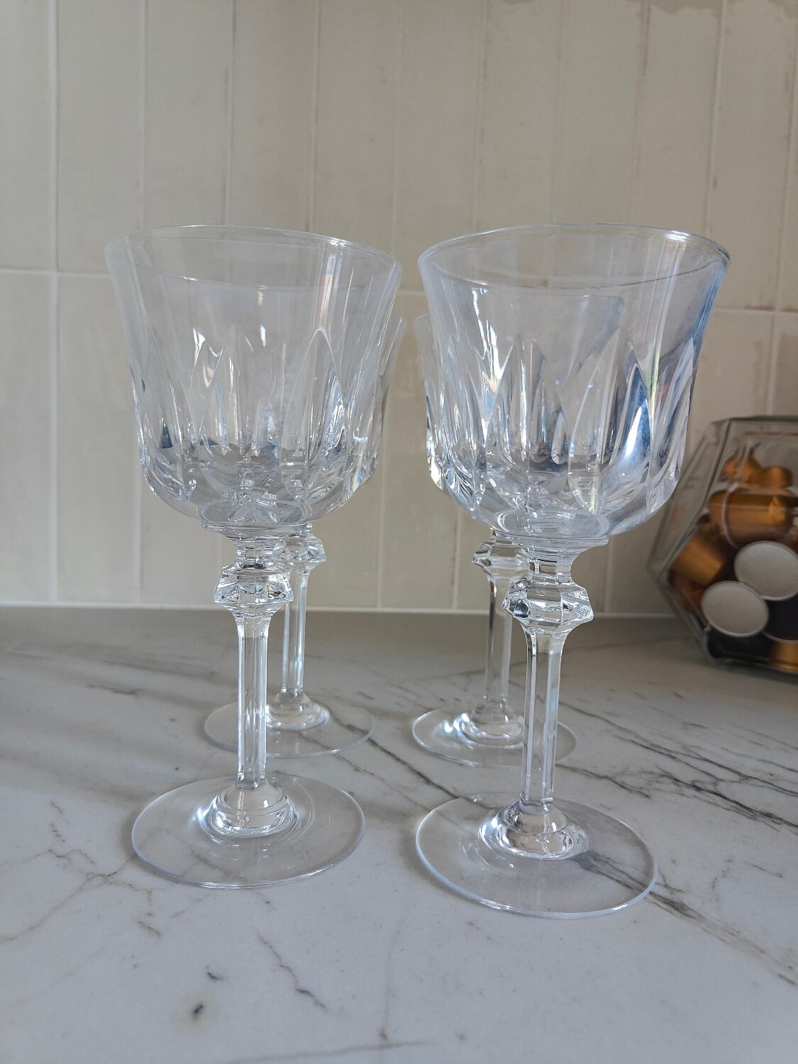 4 wine glasses