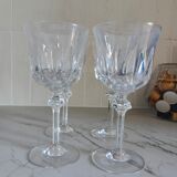 4 wine glasses