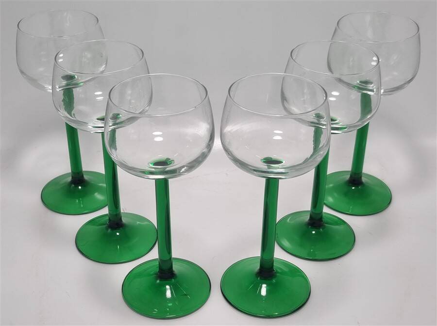 Set of 6 stemmed glasses