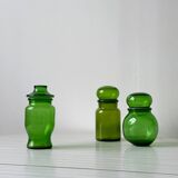 Lot of apothecary jars, good condition.