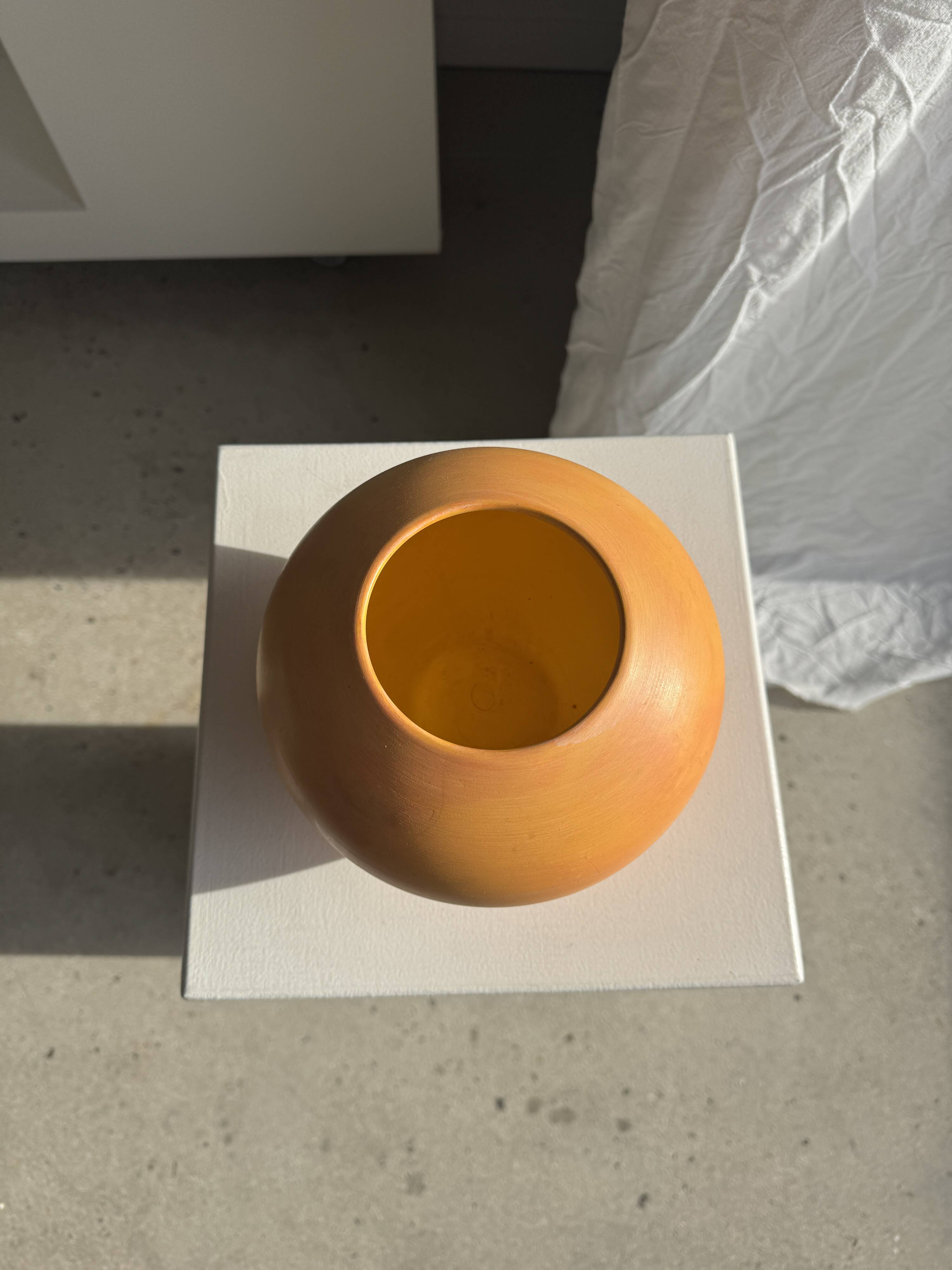 Orange ball vase from the 90s, H15 D20