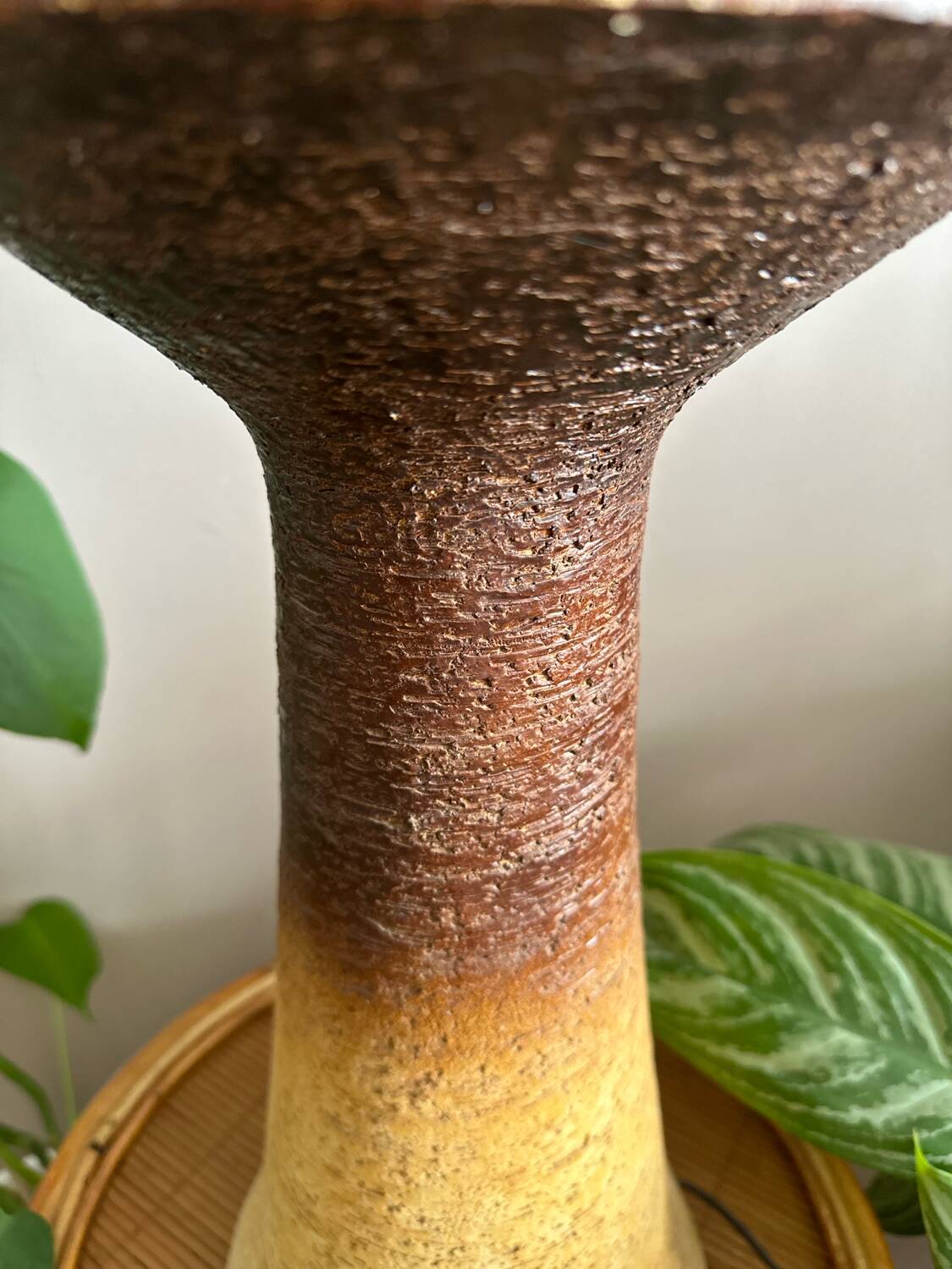 Lampe design brutaliste en céramique