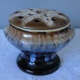 Pique flowers ceramic centerpiece tone white brown and blue