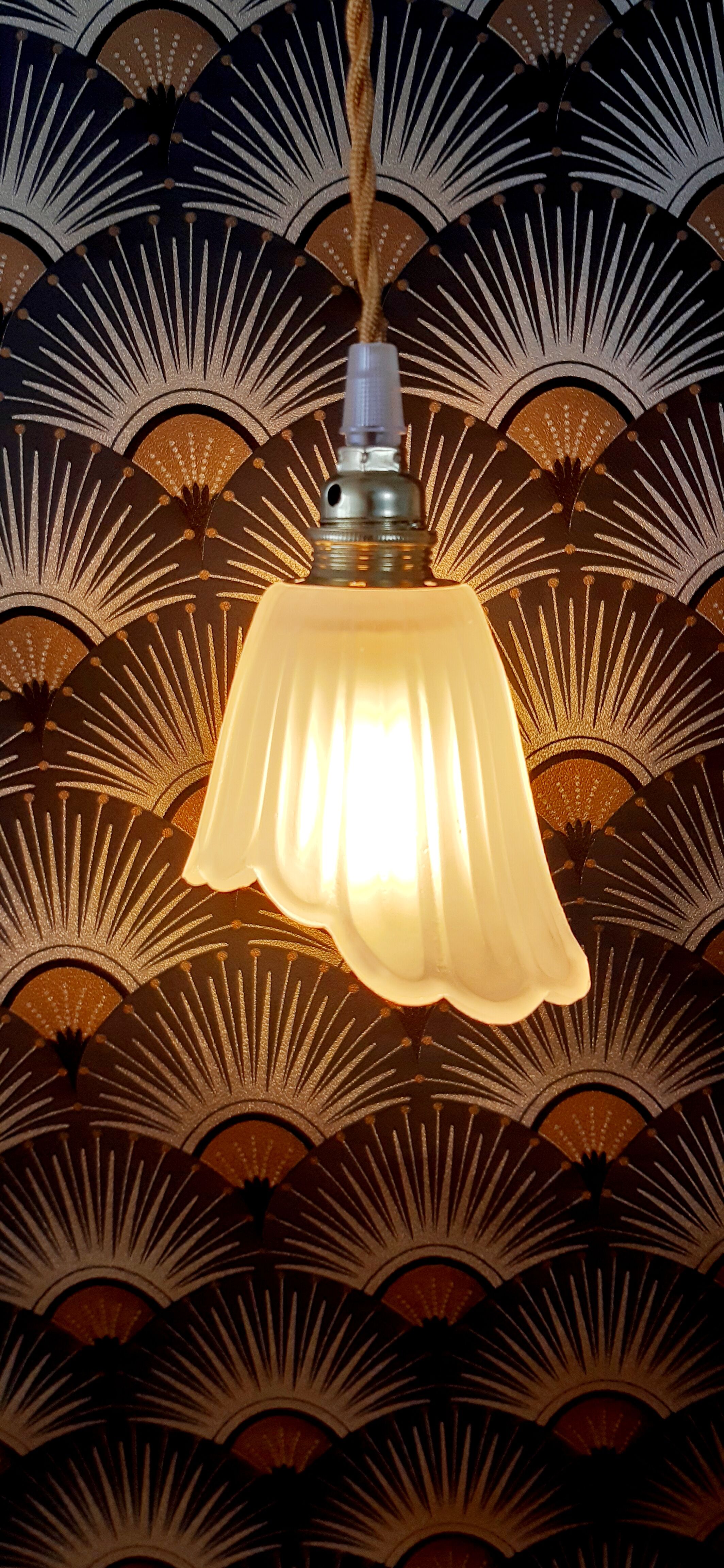 Hand lamp glass skirt