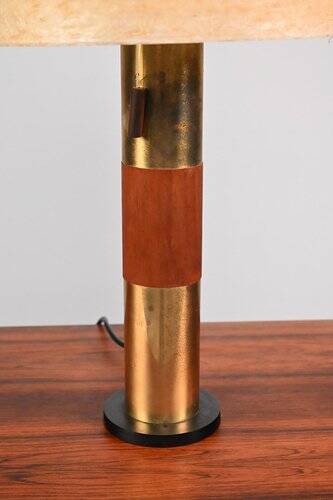 Lampe de table en teck et laiton