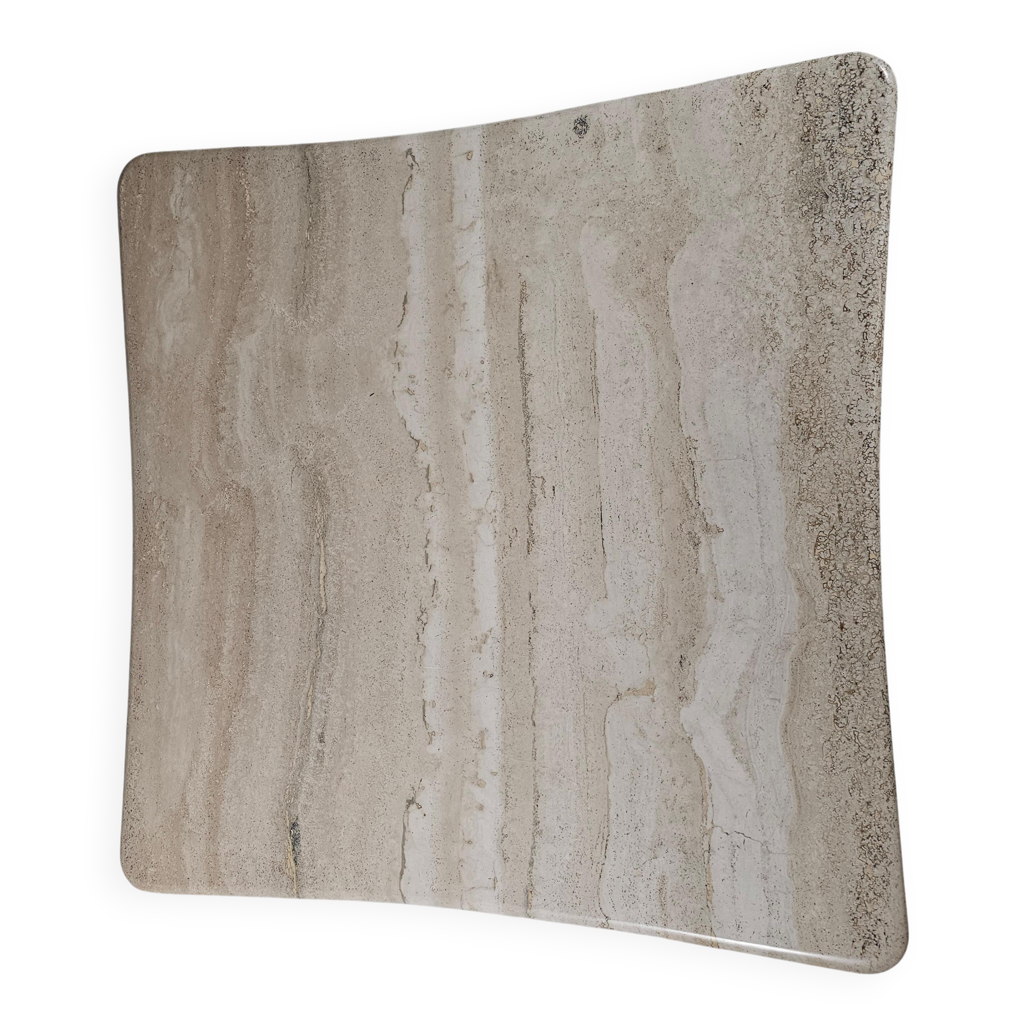 Sculptural coffee table in Italian travertine from the 1970s.