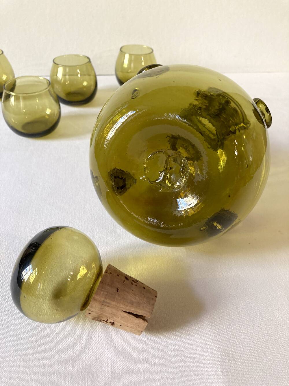 Blown glass liqueur carafe and its 4 small glasses