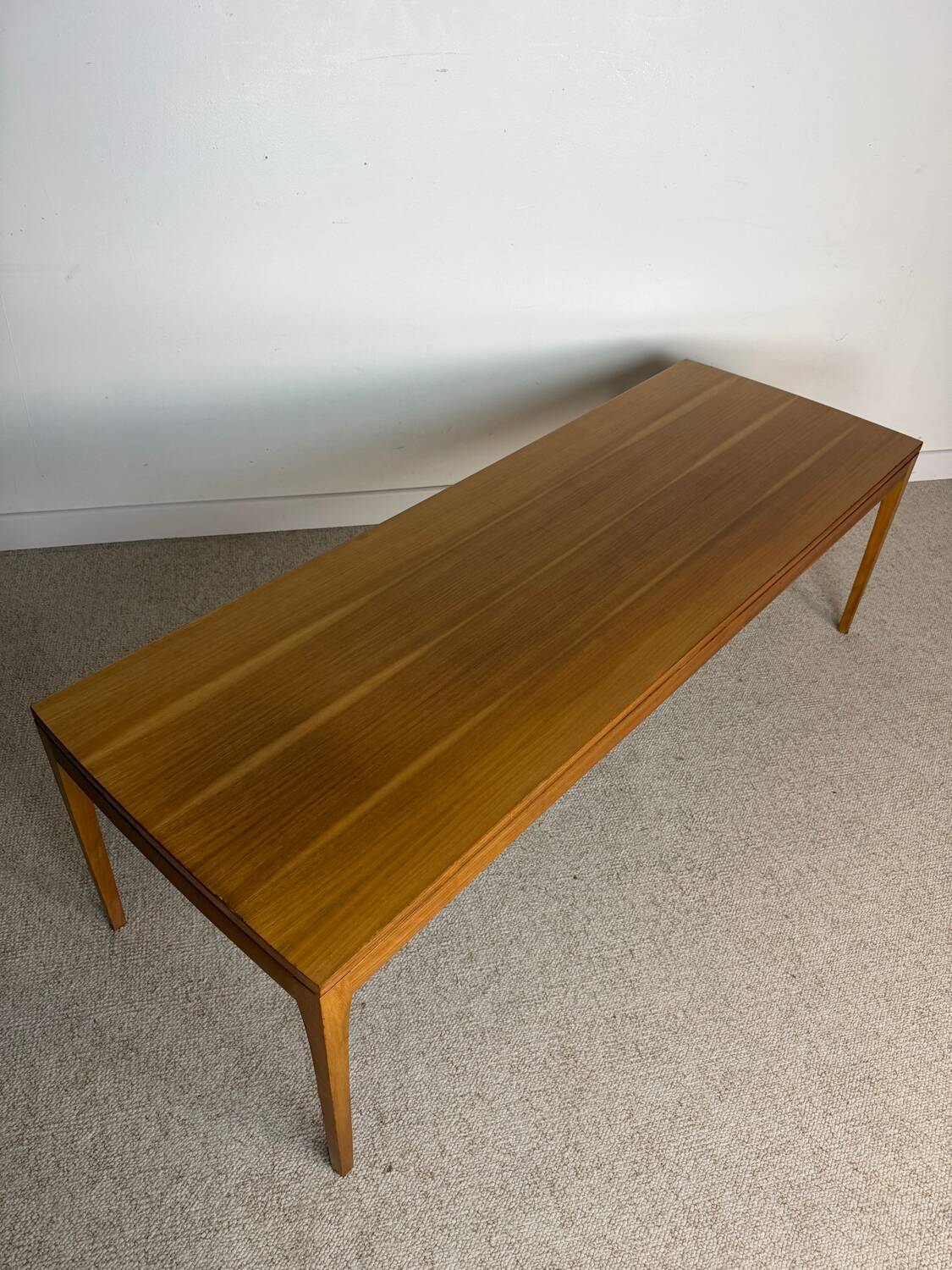 Table basse vintage de style scandinave – Édition allemande WR