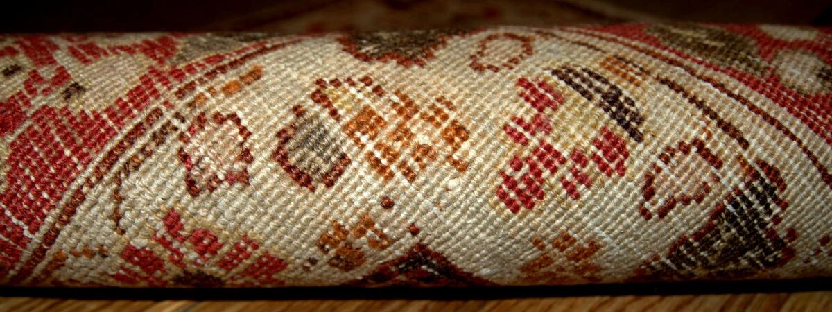 Handmade antique Persian Tabriz rug 121cm x 167cm 1900s