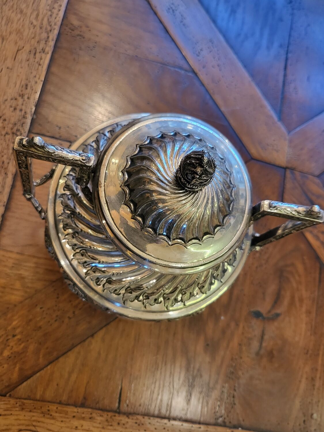 Teapot and its sugar bowl