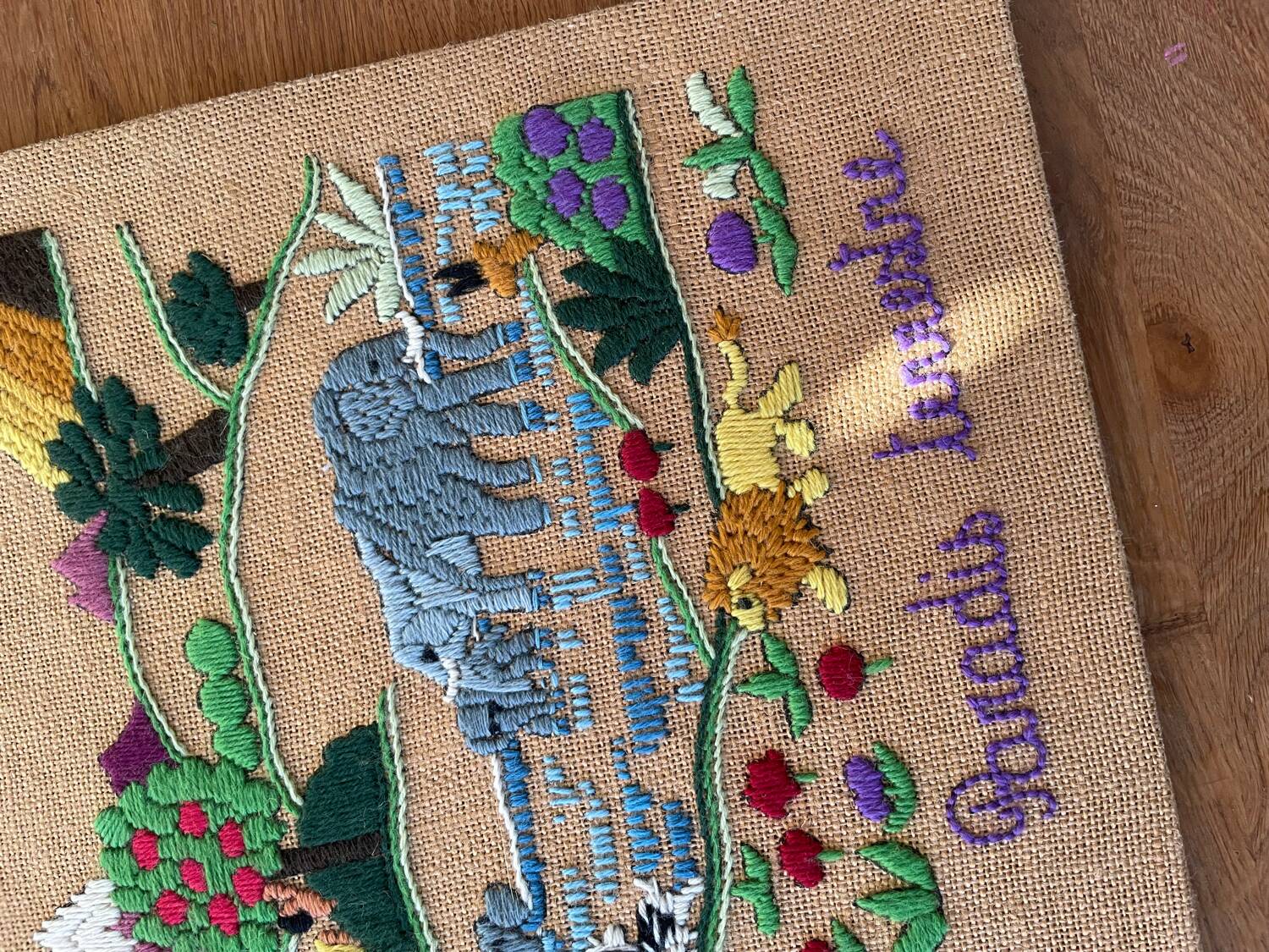 Broderie artisanale « Paradis terrestre »