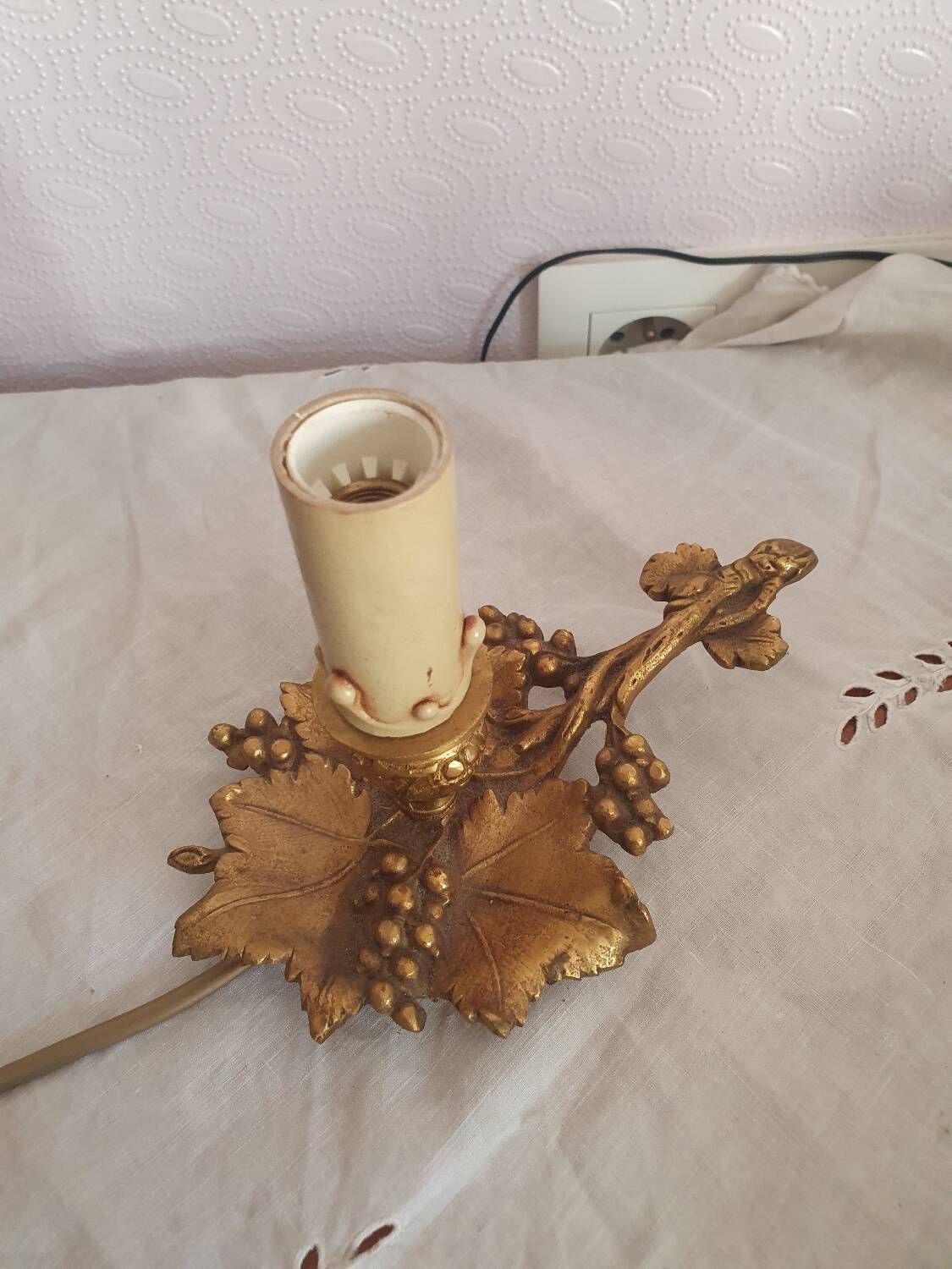 Small hand-held candle holder lamp in vintage gold metal