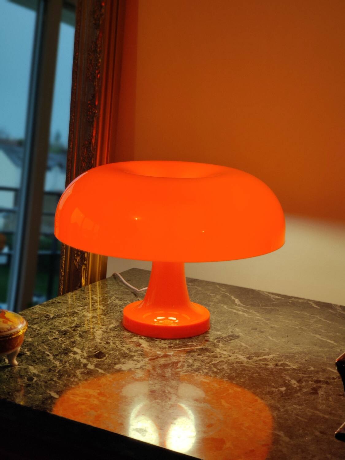Mushroom LED table lamp